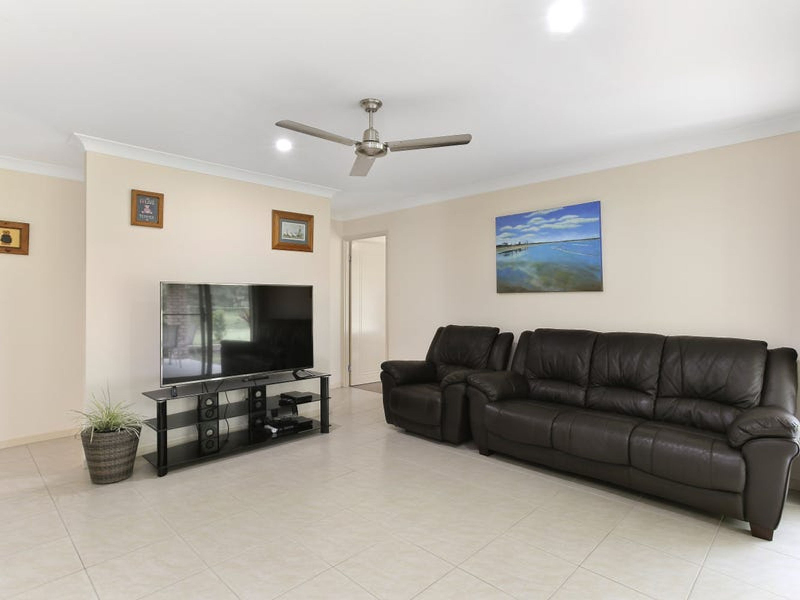 26 Edinburgh Drive, Townsend - Thumbnail 7