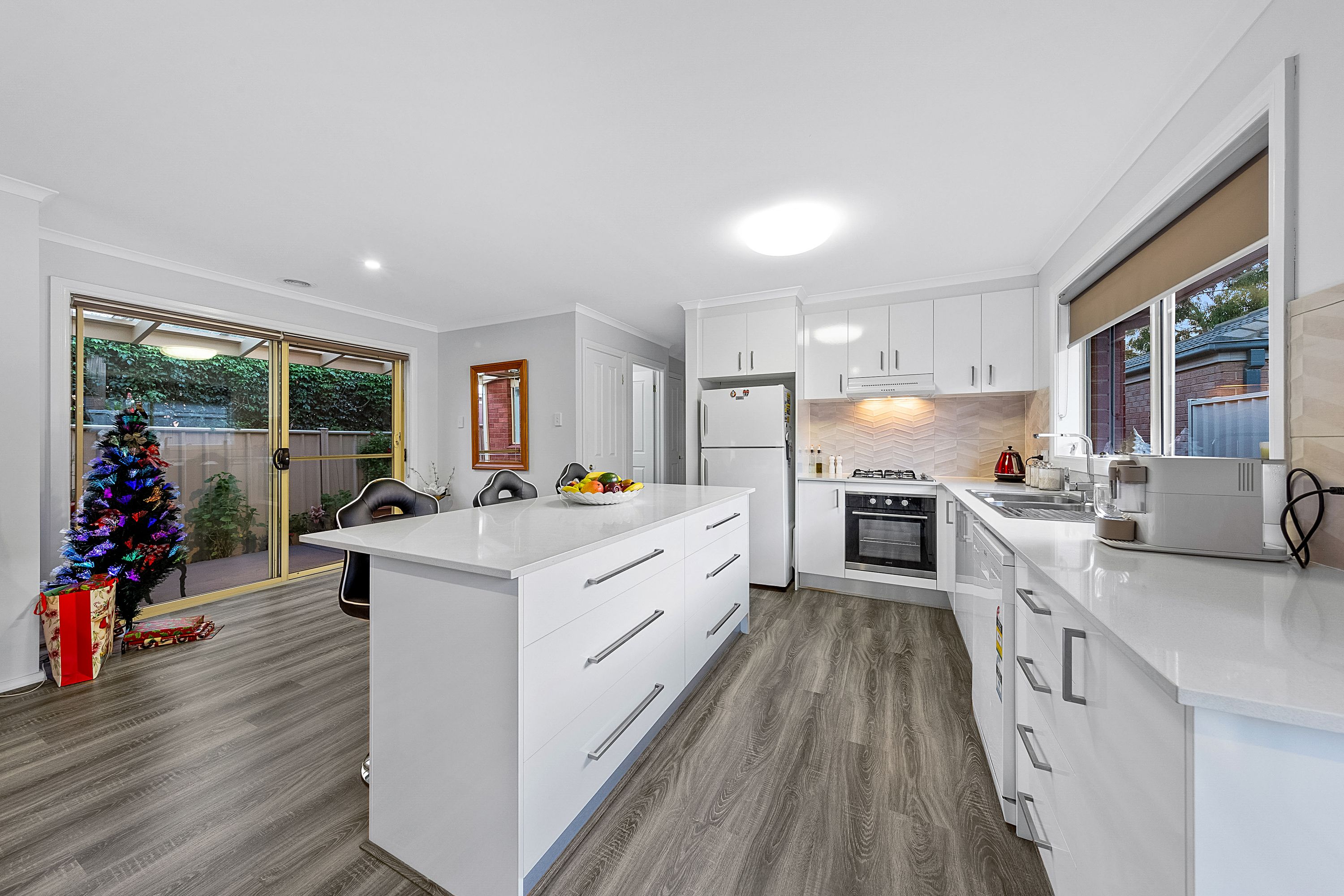 13 Lauffre Walk, Caroline Springs VIC 3023, Caroline Springs - Thumbnail 7