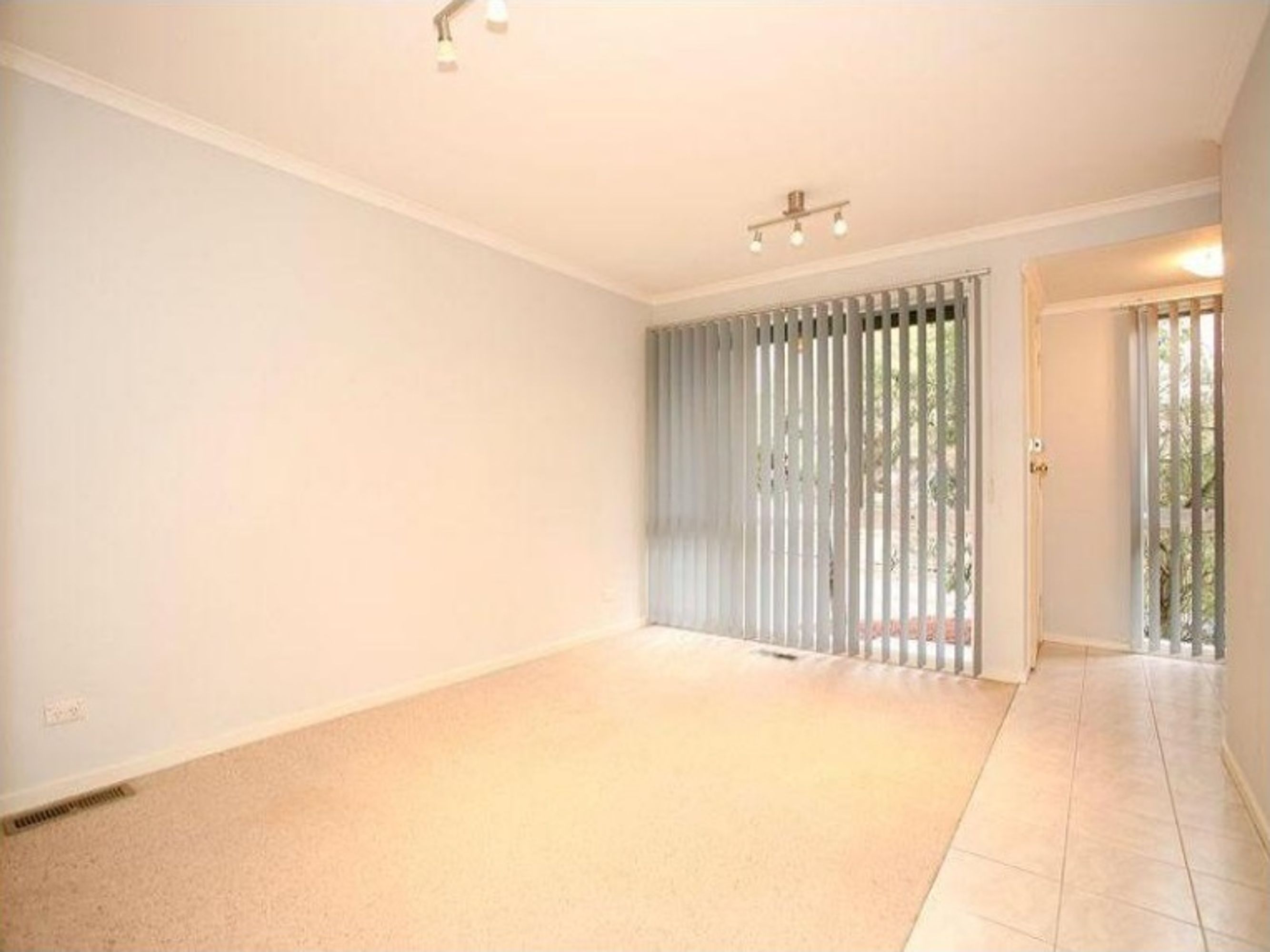 4/20 Springvale Road, Nunawading - Thumbnail 2