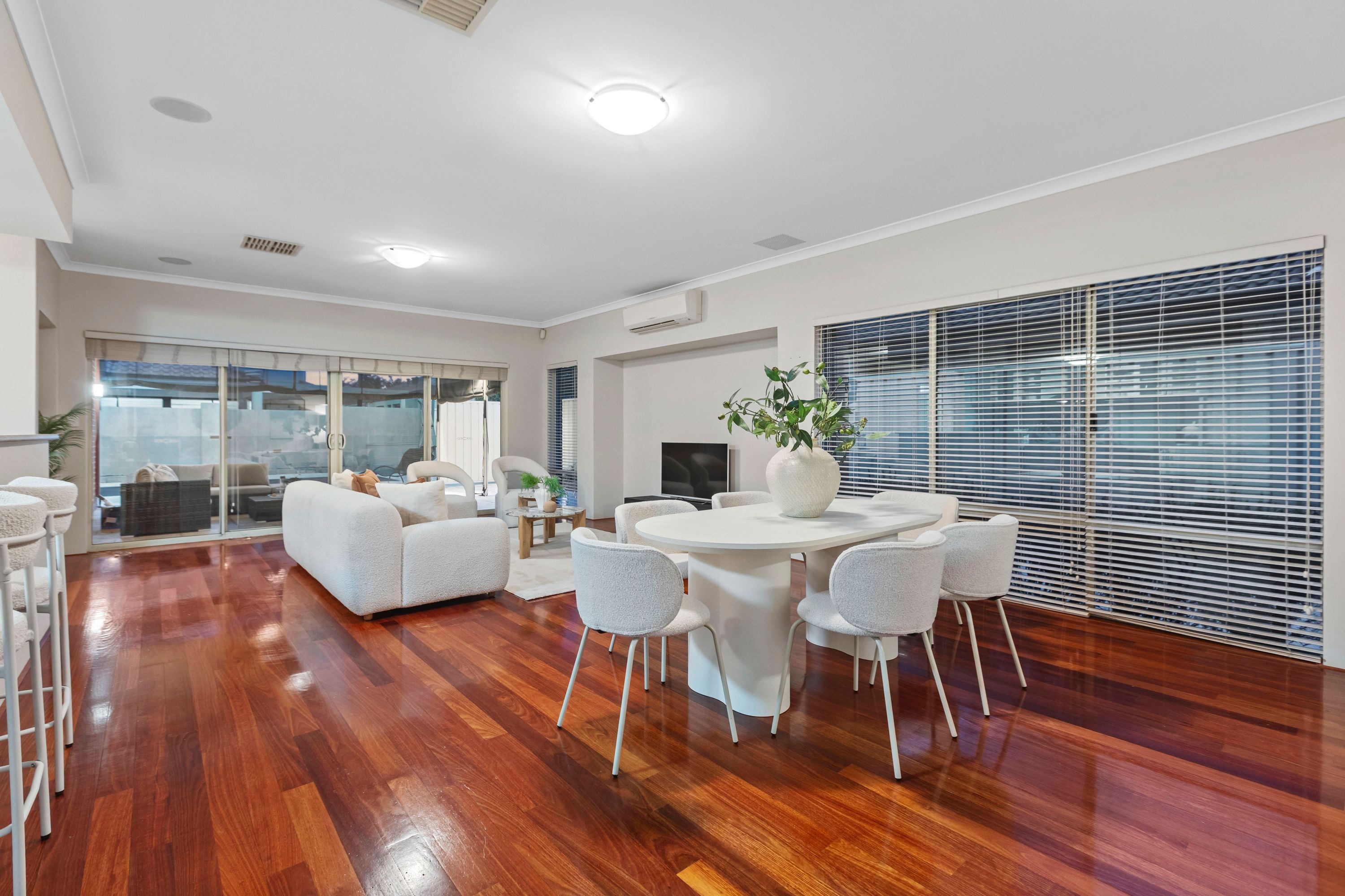 17 HELICONIA TURN, Stirling - Thumbnail 4