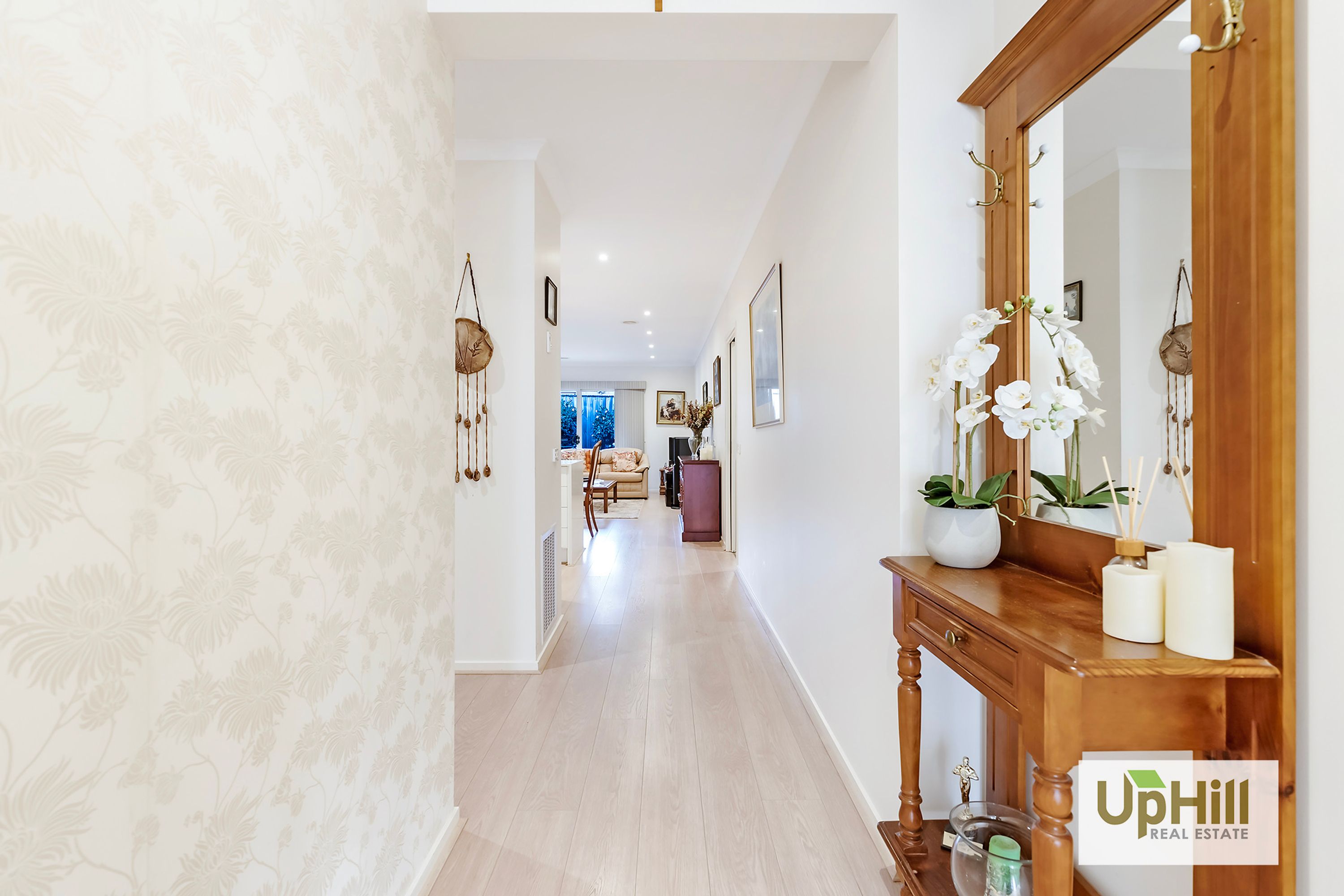 64 Como Parade, Clyde North - Thumbnail 2