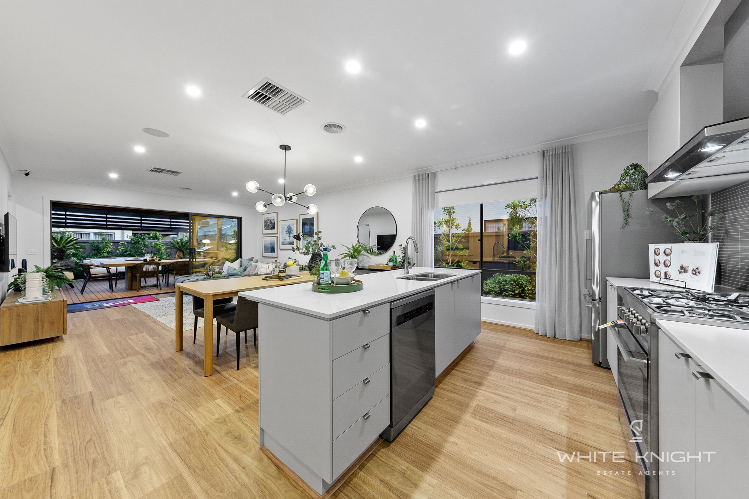 103 Beattys Road, Fraser Rise VIC 3336, Fraser Rise - Thumbnail 4