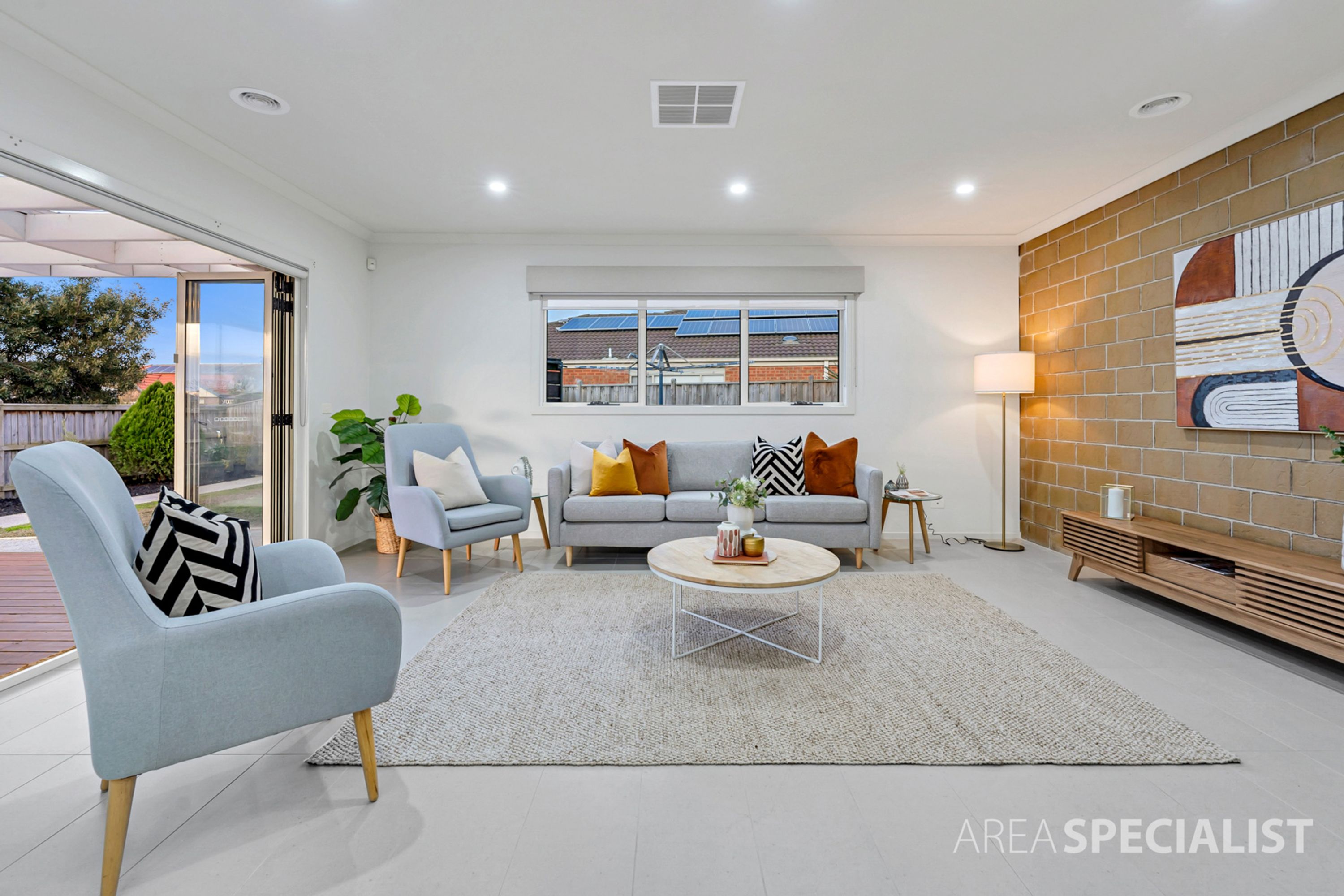 24 Lyndhurst Boulevard, Lyndhurst, Lyndhurst - Thumbnail 2