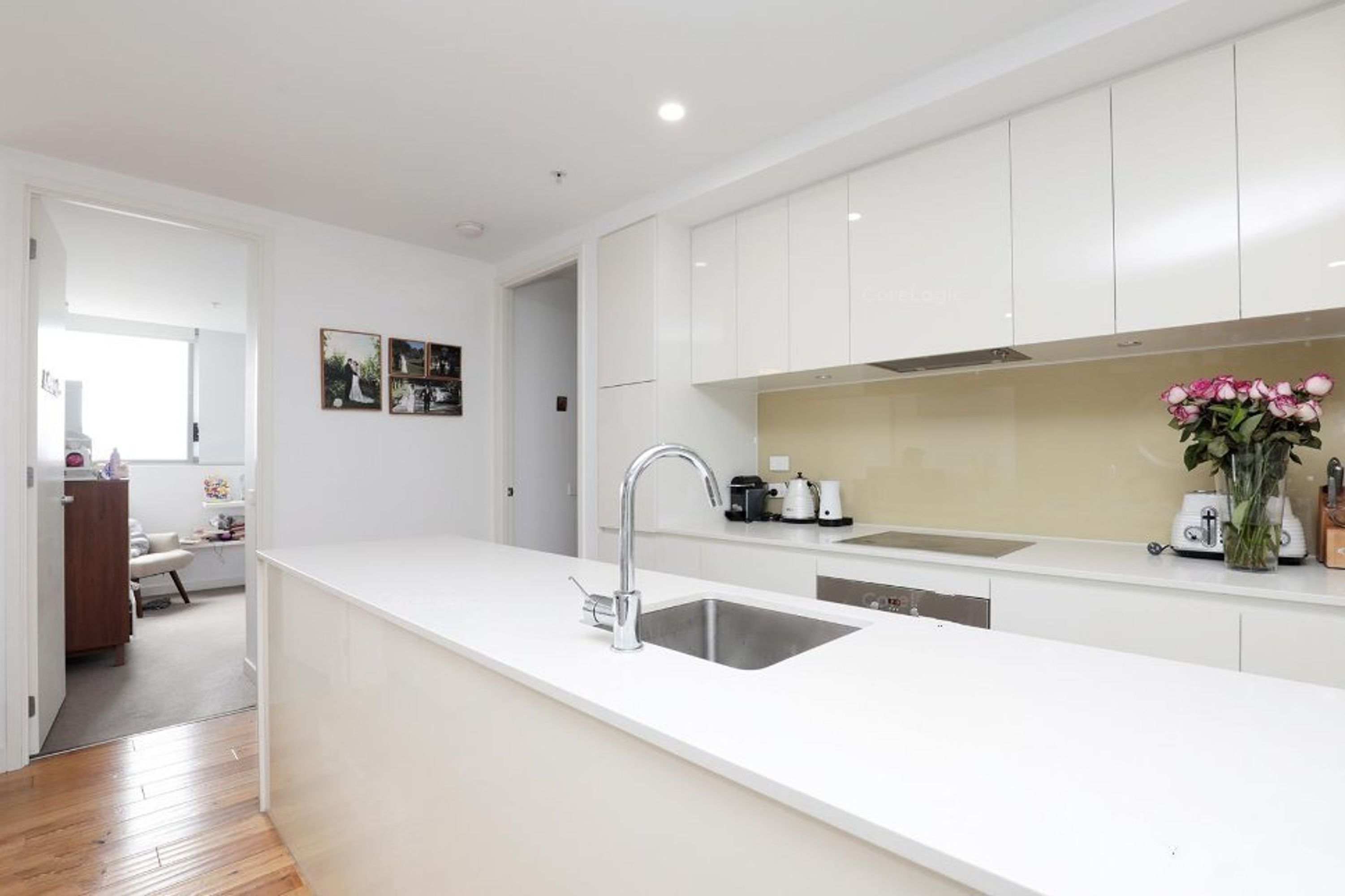607/101 Bay Street, Port Melbourne - Thumbnail 5