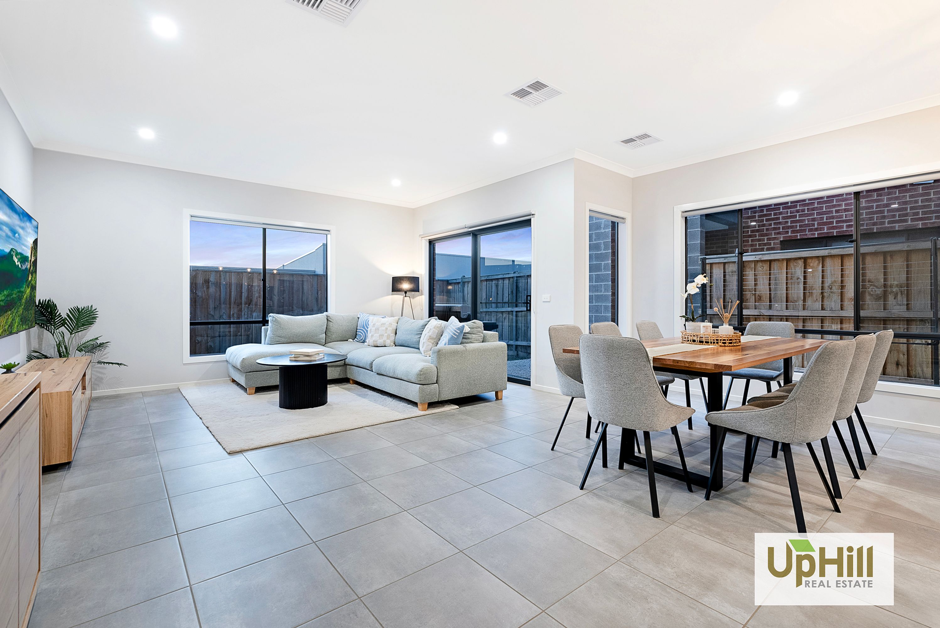 103 Picnic Avenue, Clyde North - Thumbnail 8