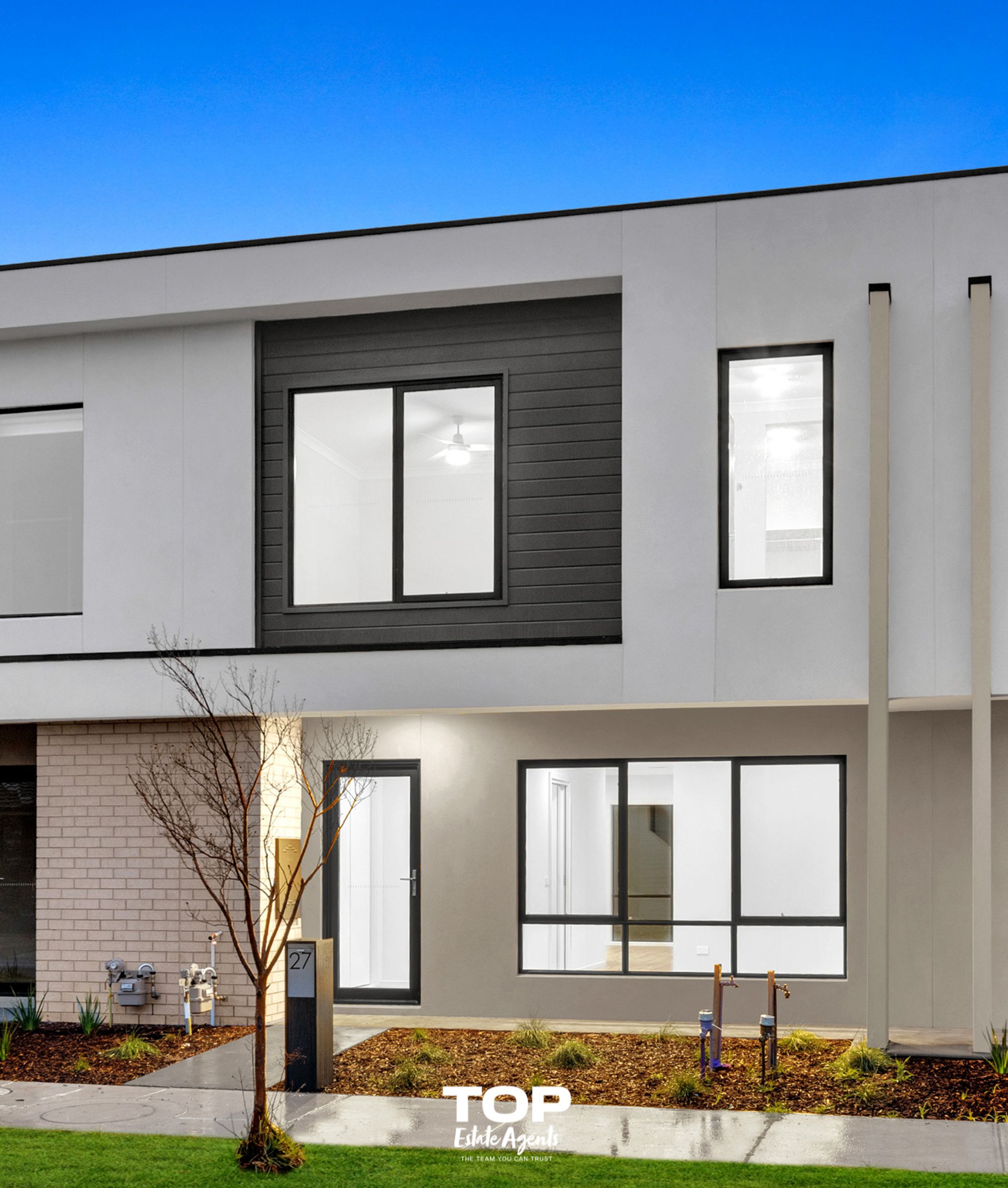 27 Guisard Way, Clyde North - Thumbnail 2
