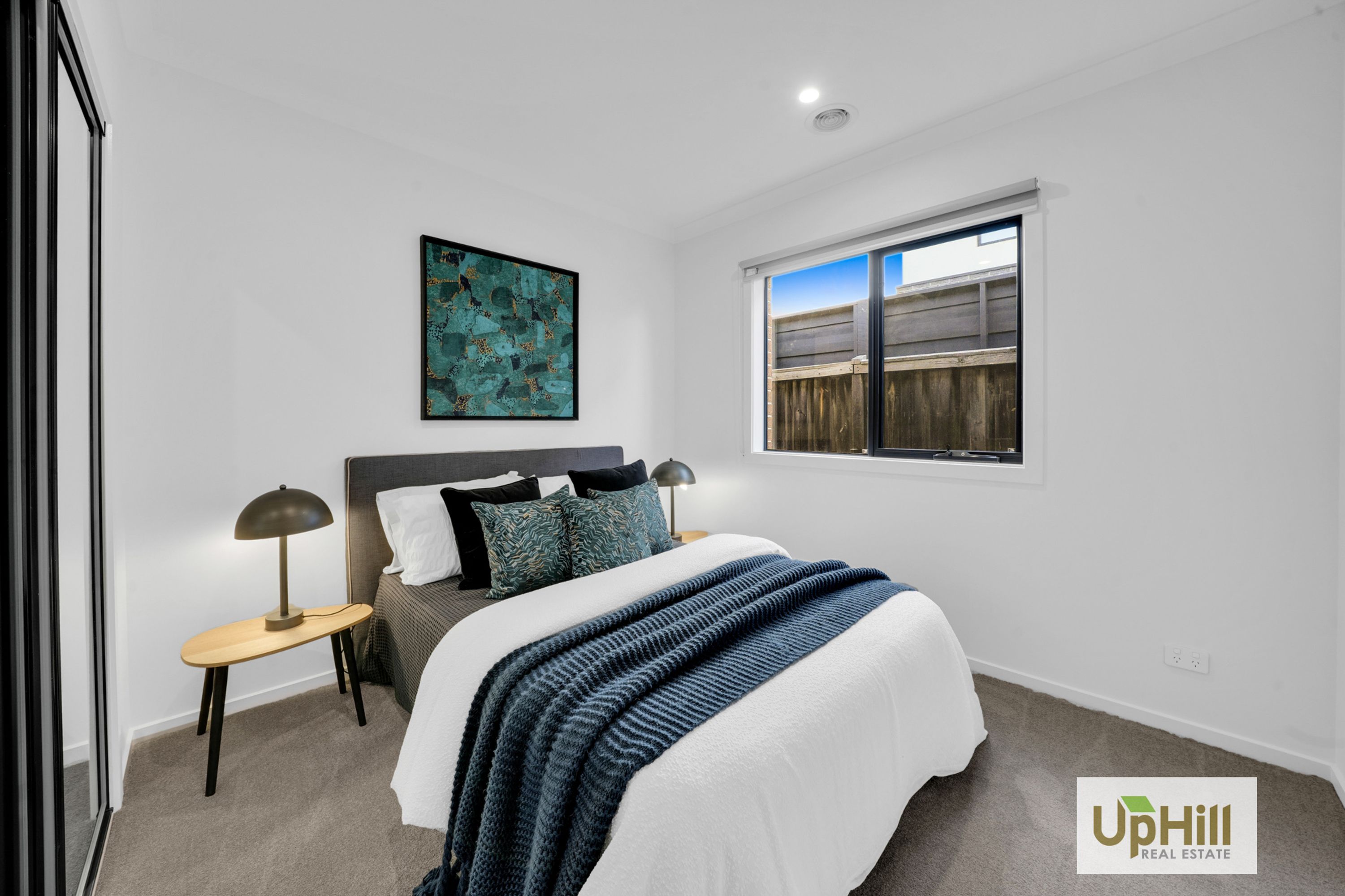 68 Flowerbloom Crescent, Clyde North - Thumbnail 6
