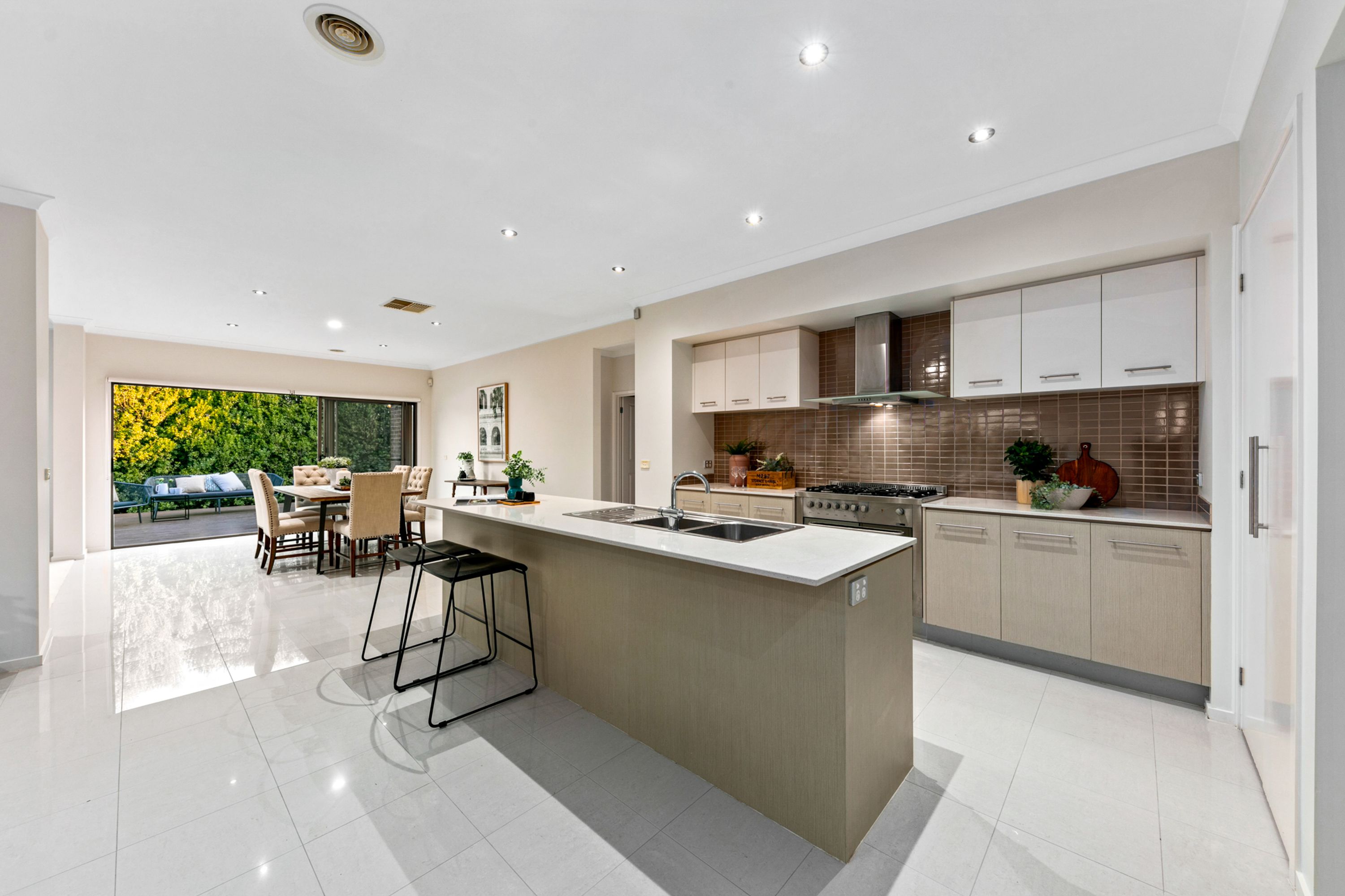 22 Kunuka Circuit, Caroline Springs VIC 3023, Caroline Springs - Thumbnail 5