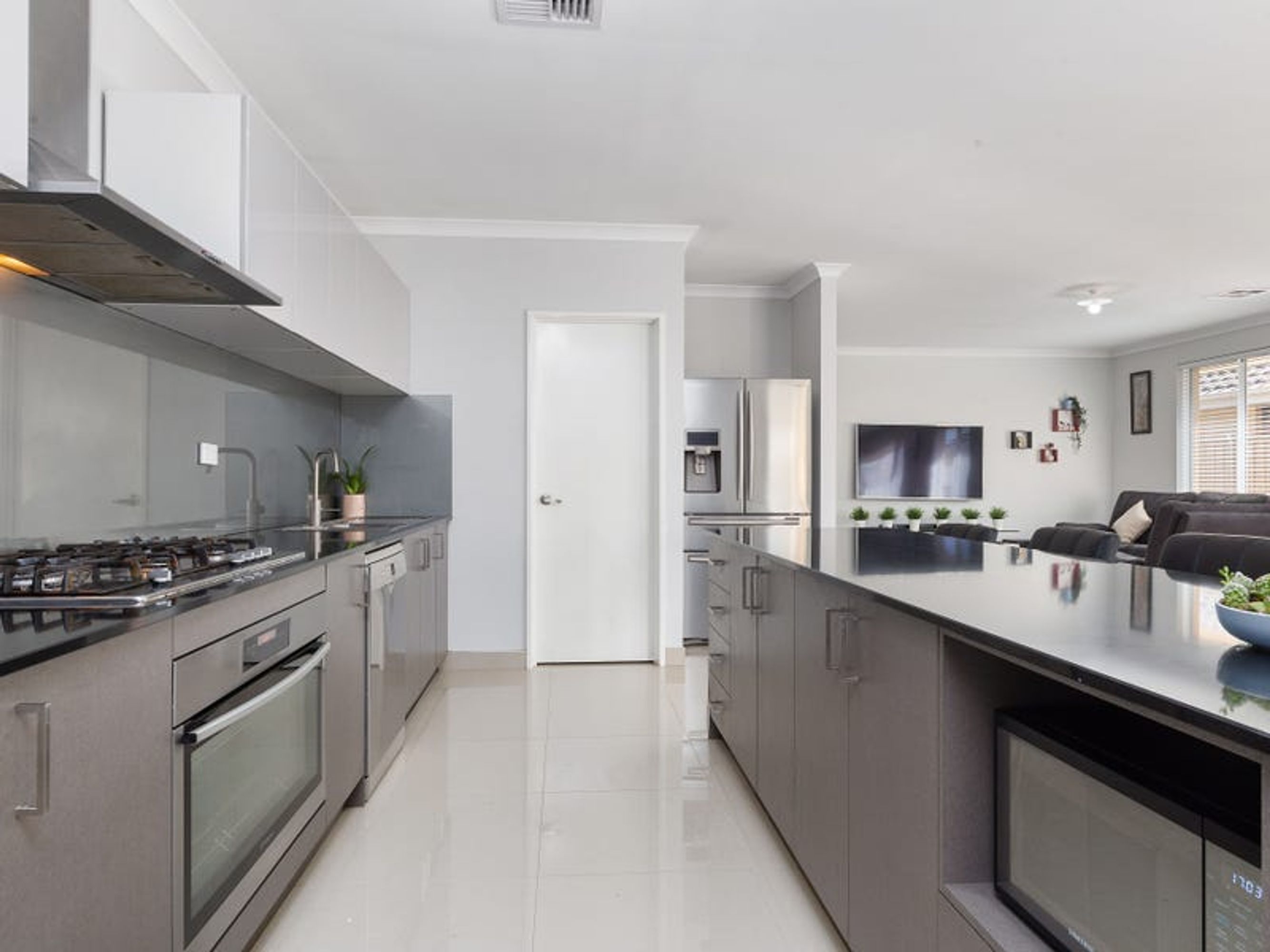 8 Balivanich Loop, Seville Grove - Thumbnail 3