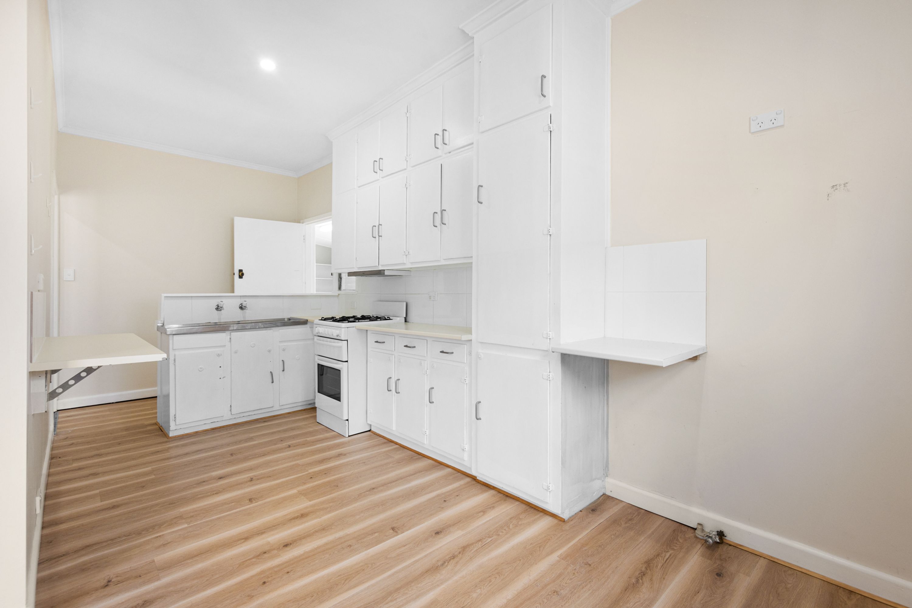 28 Elizabeth Street, Horsham VIC 3400, Horsham - Thumbnail 2