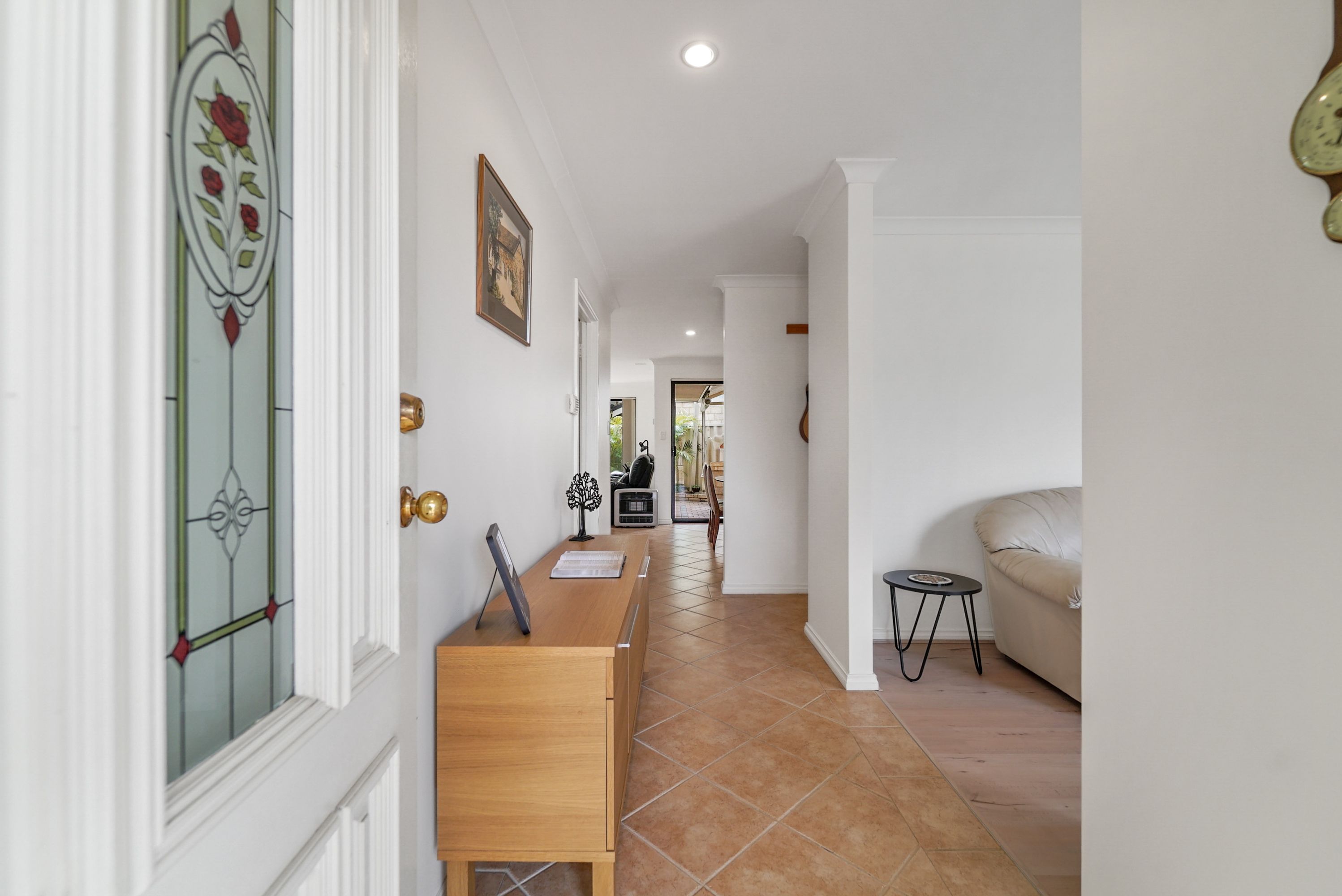 7 Silvergum Close, Stirling - Thumbnail 2