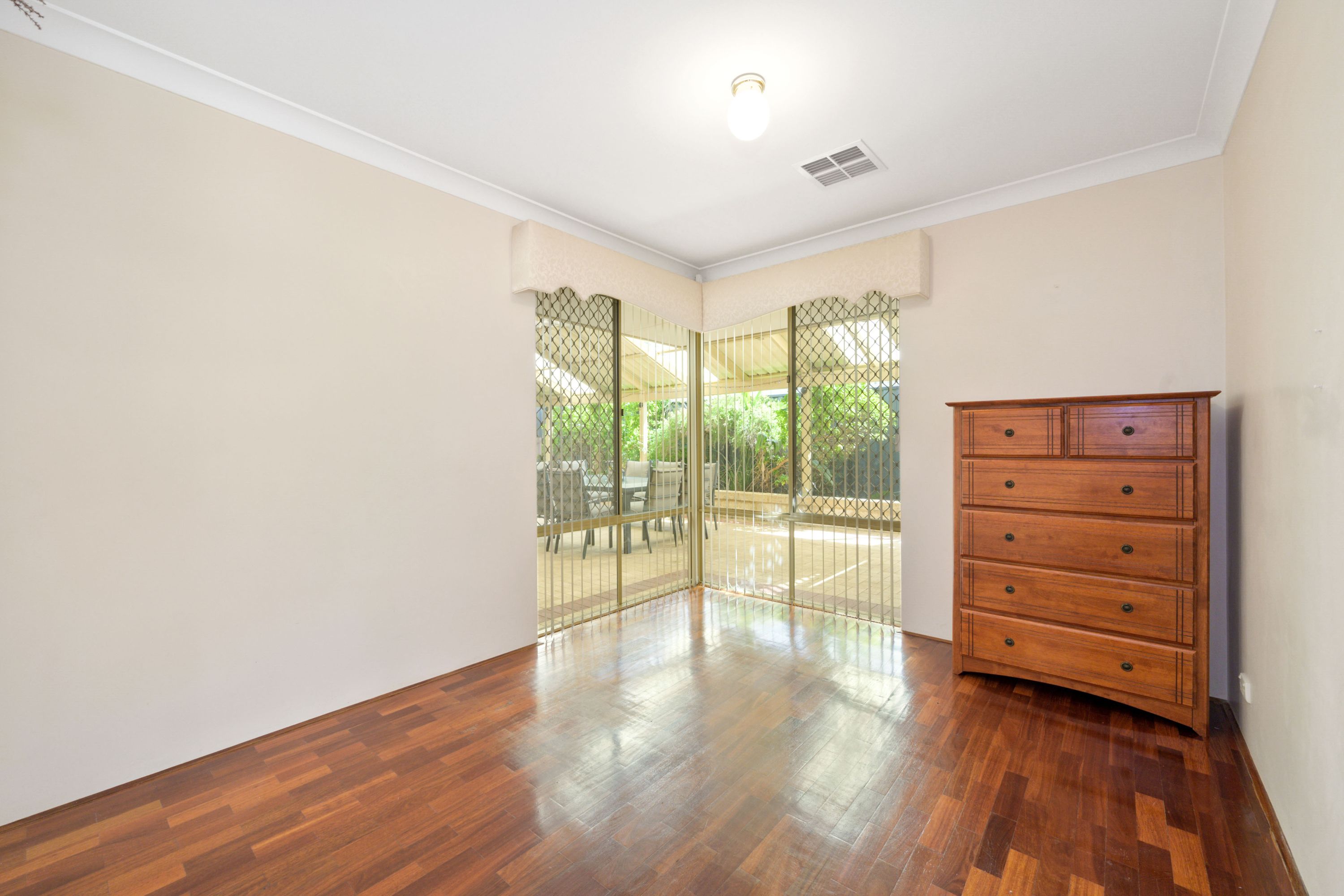 76 Trappers Drive, Woodvale - Thumbnail 4