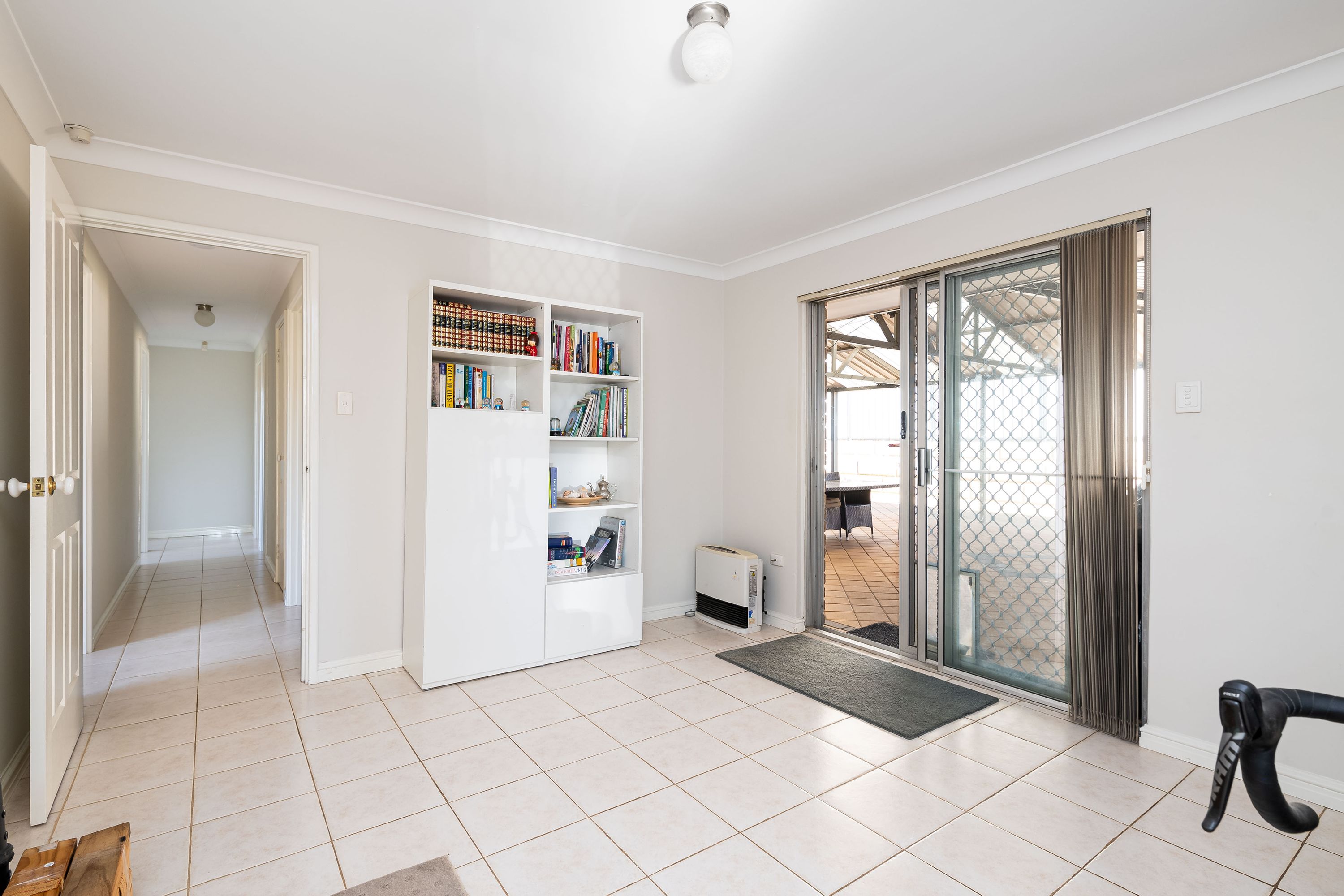 6 Evans Place, Padbury - Thumbnail 8