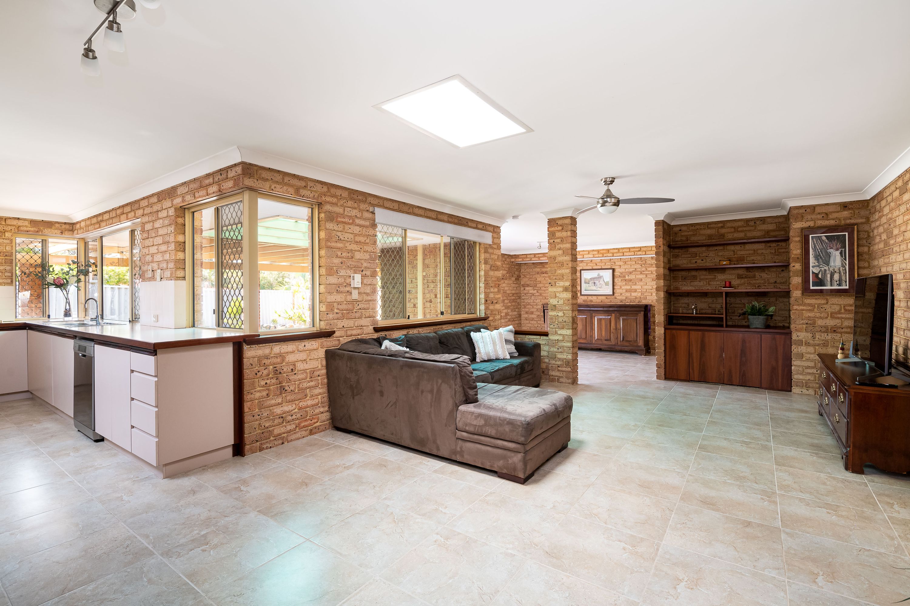 9 Chadwin Place, Padbury - Thumbnail 7