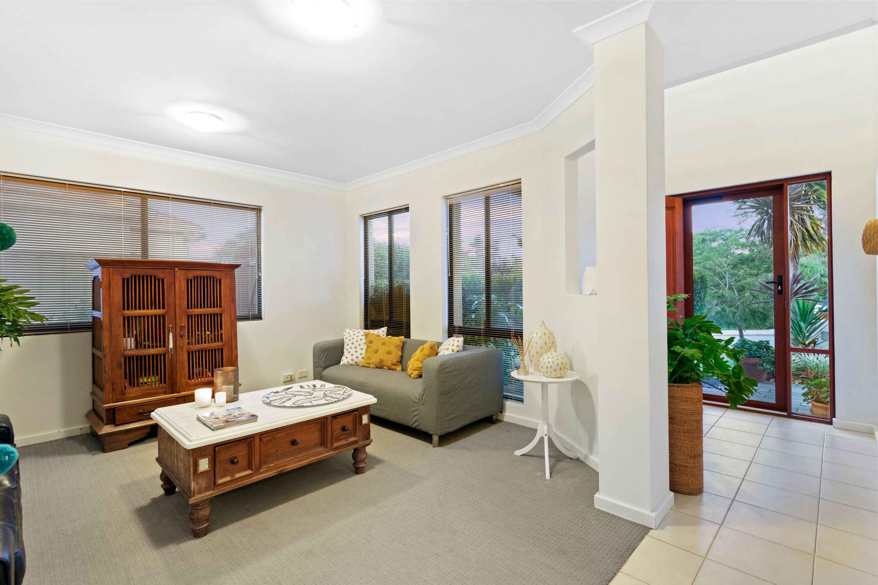 16 Worner Crescent, Karrinyup - Thumbnail 2