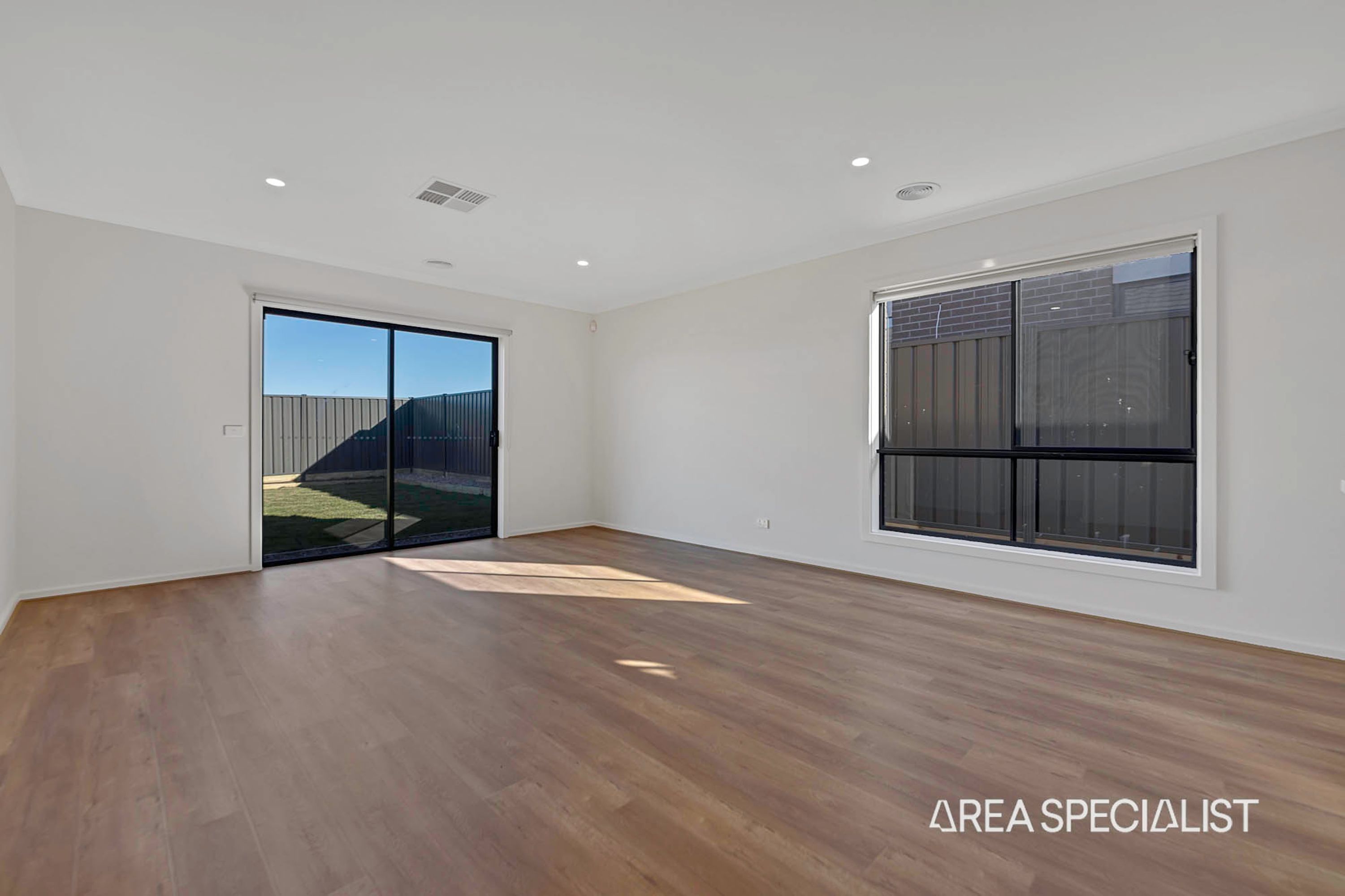 15 Agatha Way, Werribee, Werribee - Thumbnail 4