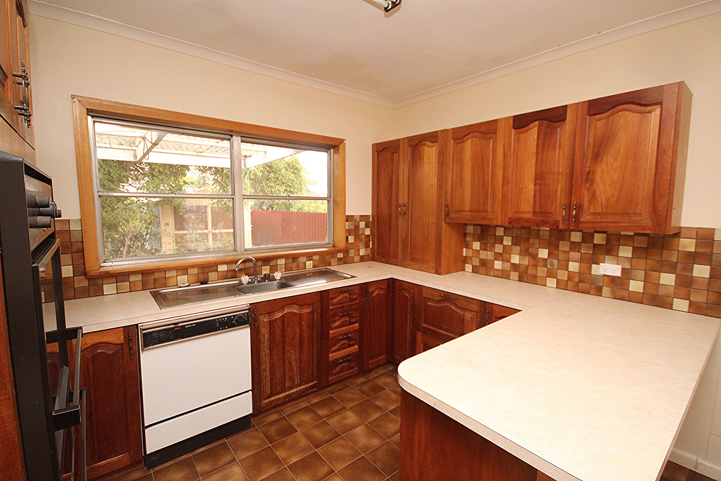 76 Natimuk Road, Horsham VIC 3400, Horsham - Thumbnail 2