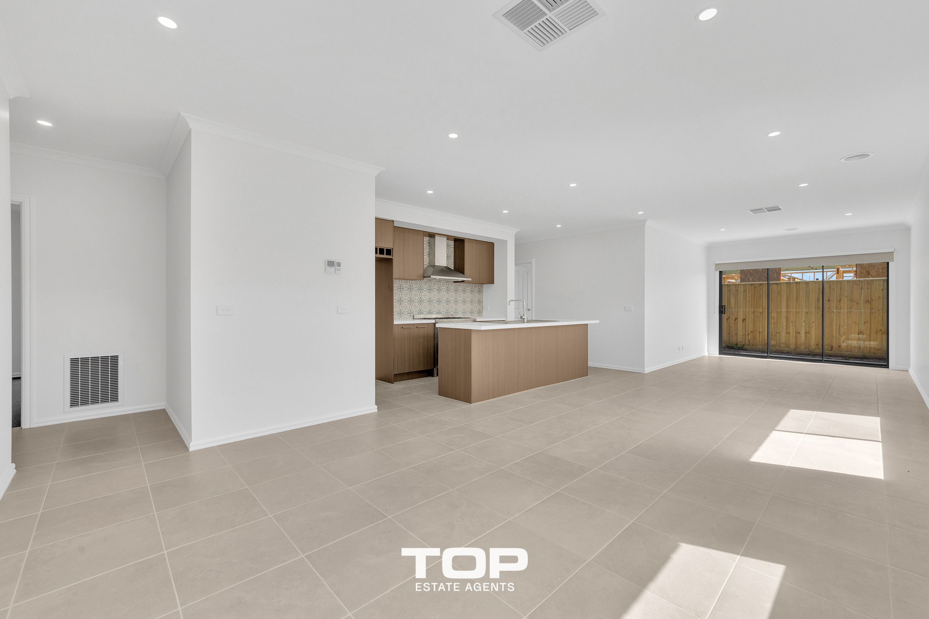 10 Leaf Way, Officer - Thumbnail 7