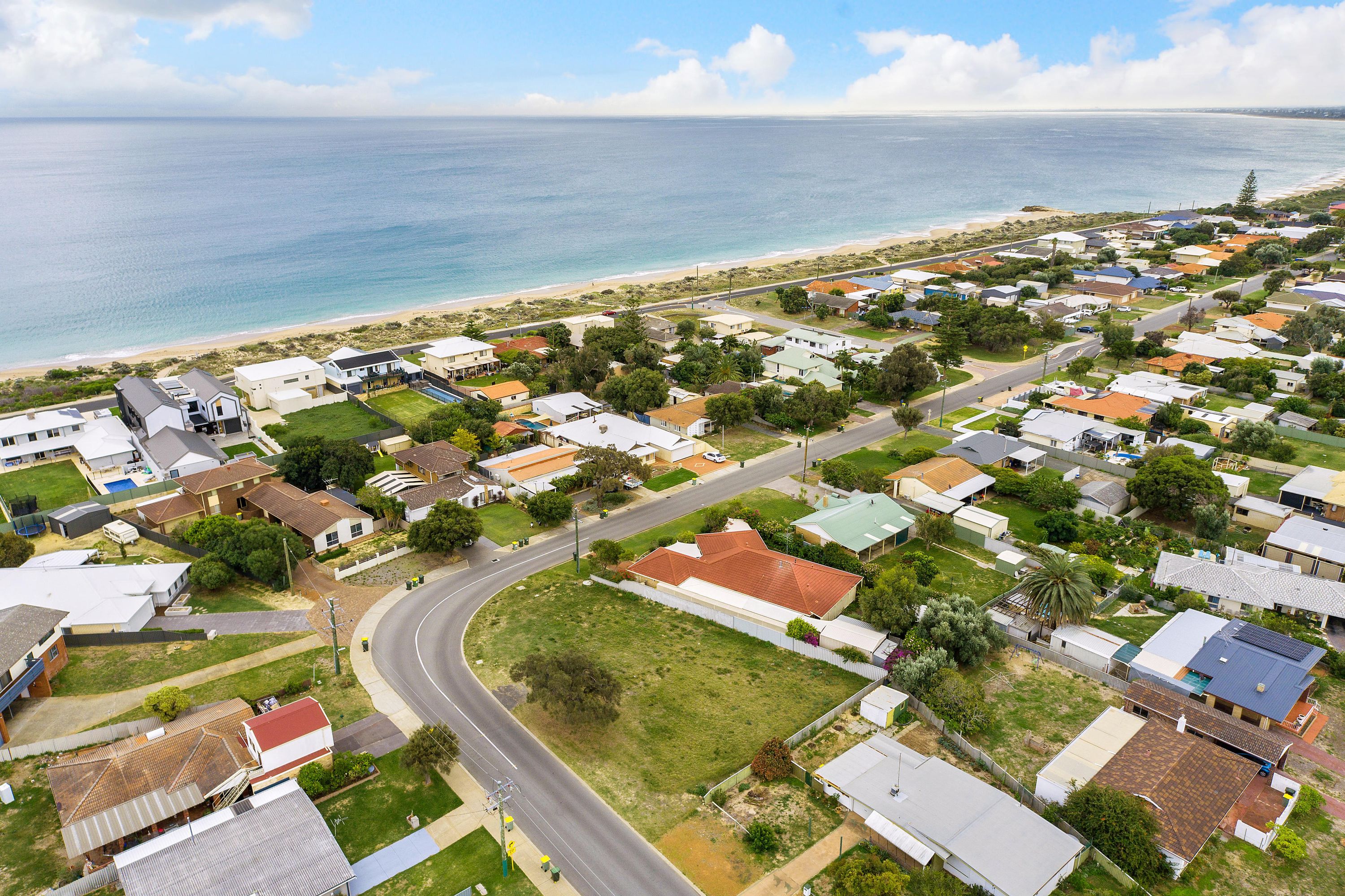 2 Barwell Street, Silver Sands - Thumbnail 6