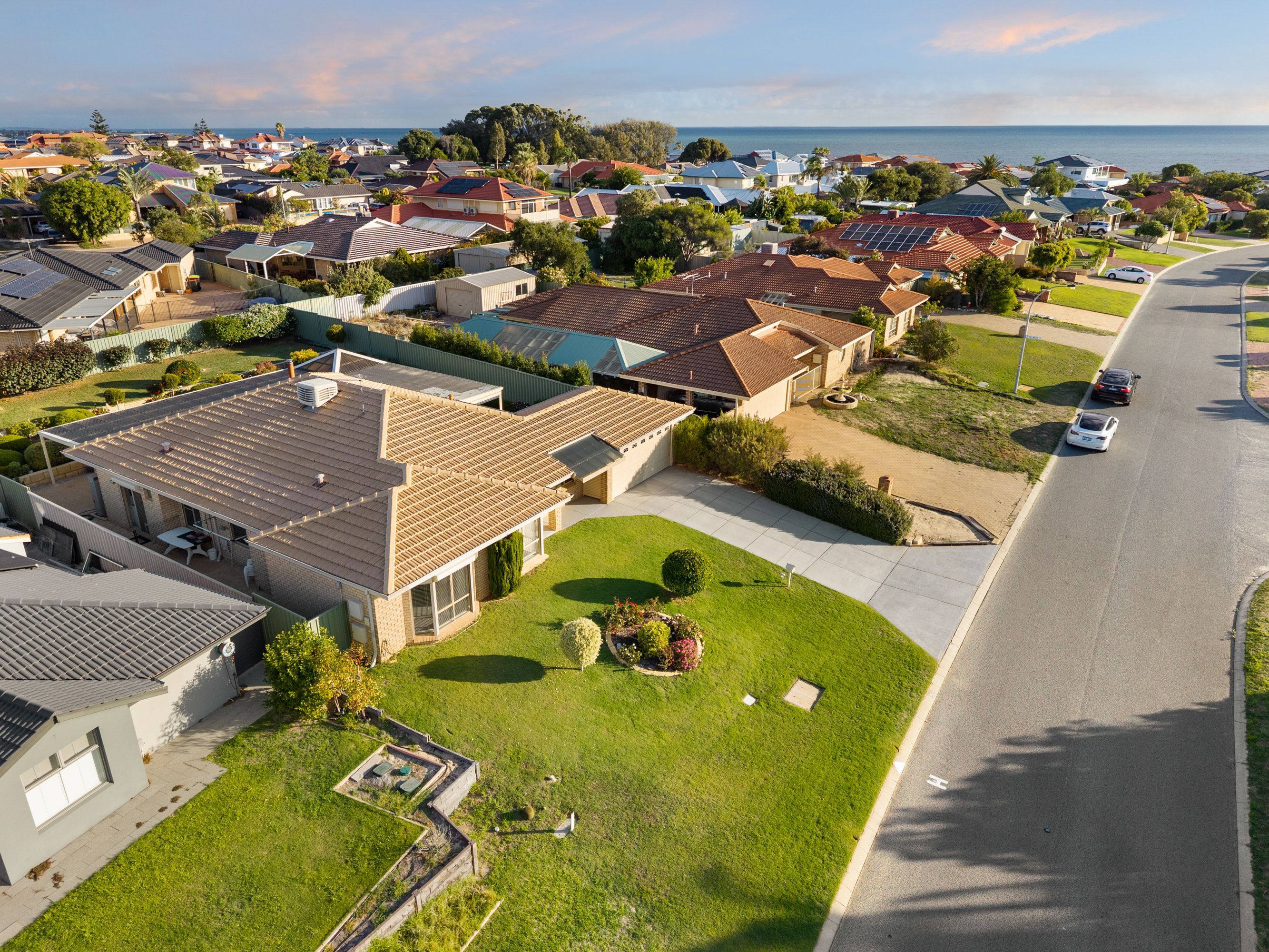 5 Bacchante Circle, Ocean Reef - Thumbnail 2