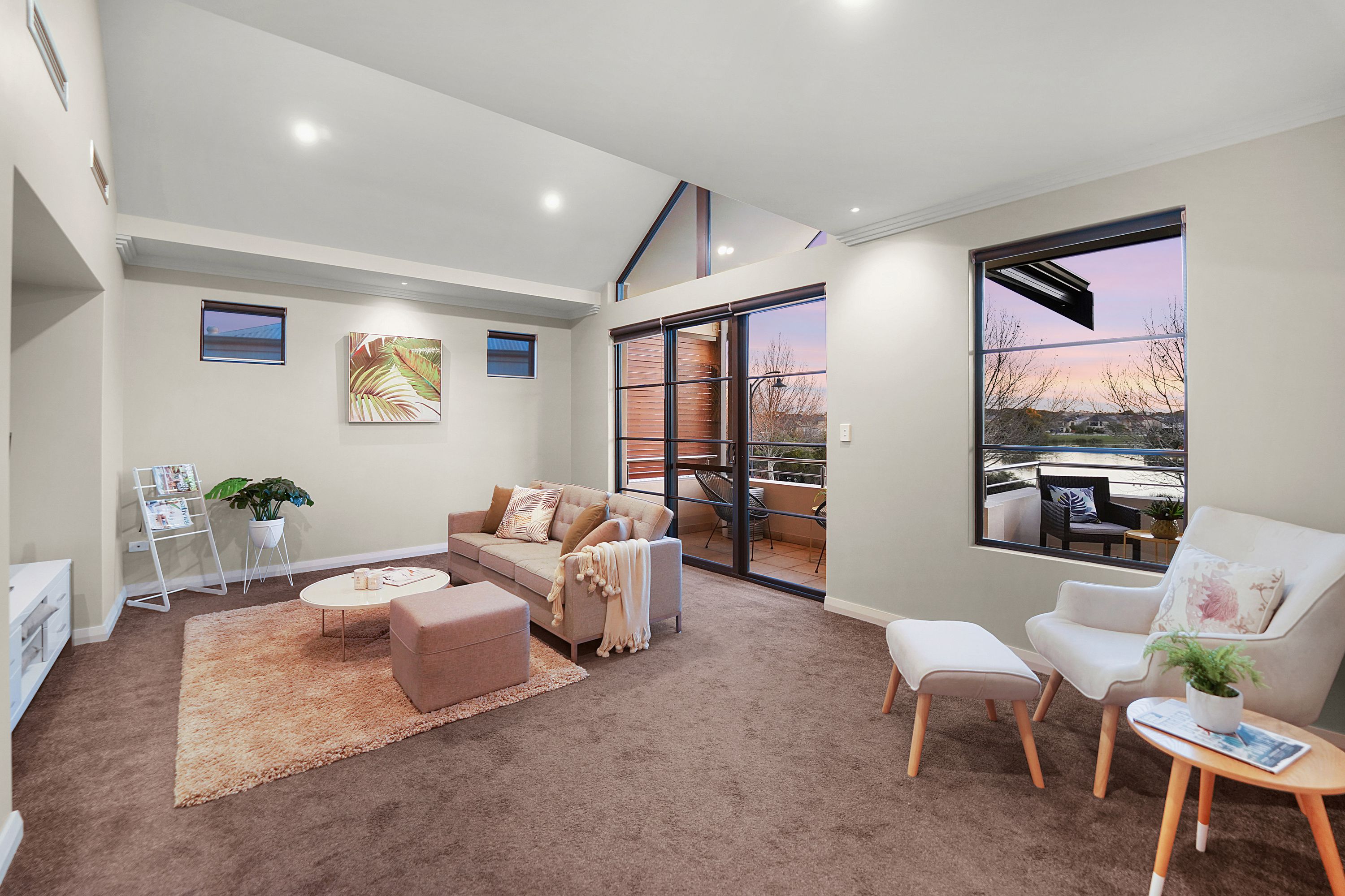 17 Candella Square, Stirling - Thumbnail 2
