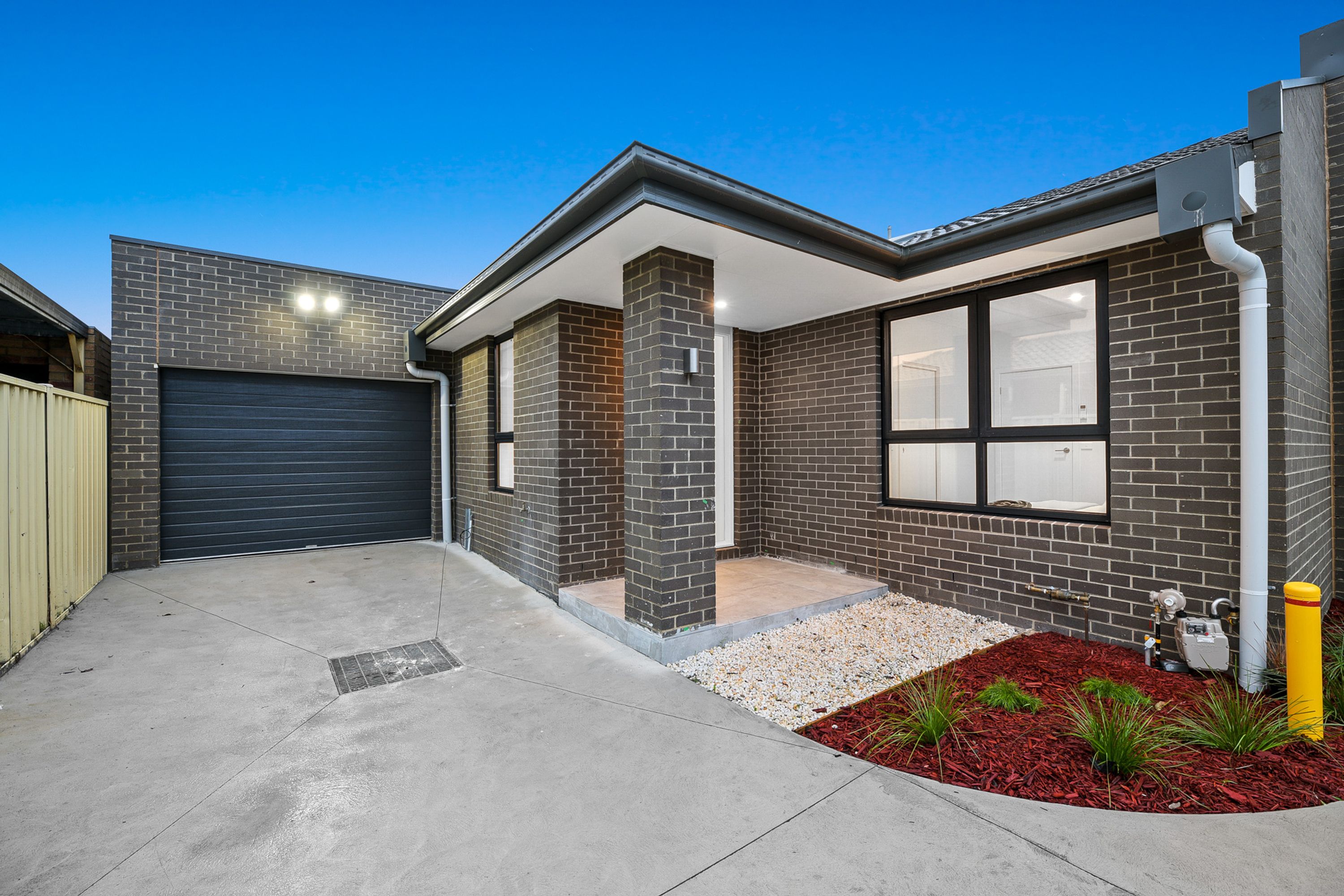 2/3 Alma Court, Springvale