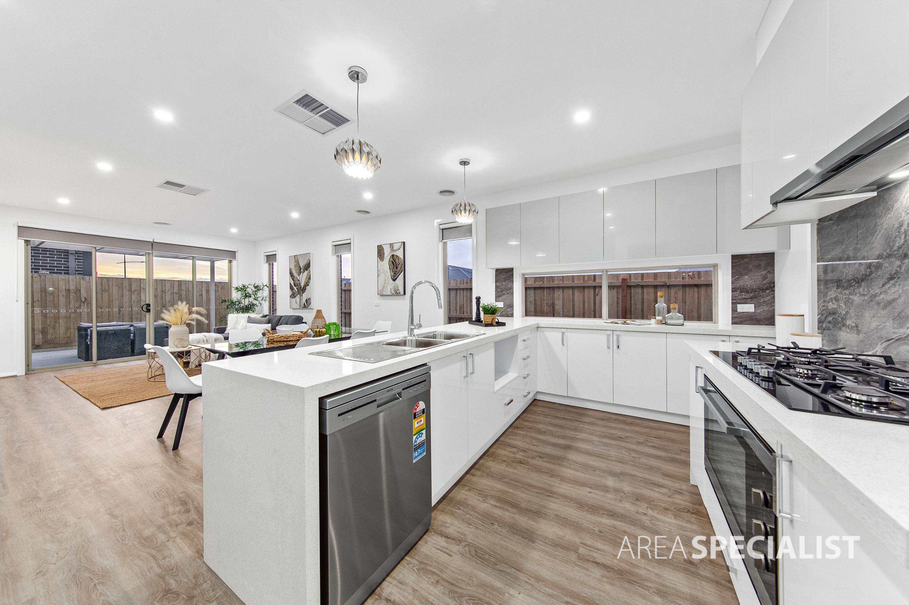 17 Crown Drive, Fraser Rise VIC 3336, Fraser Rise - Thumbnail 3