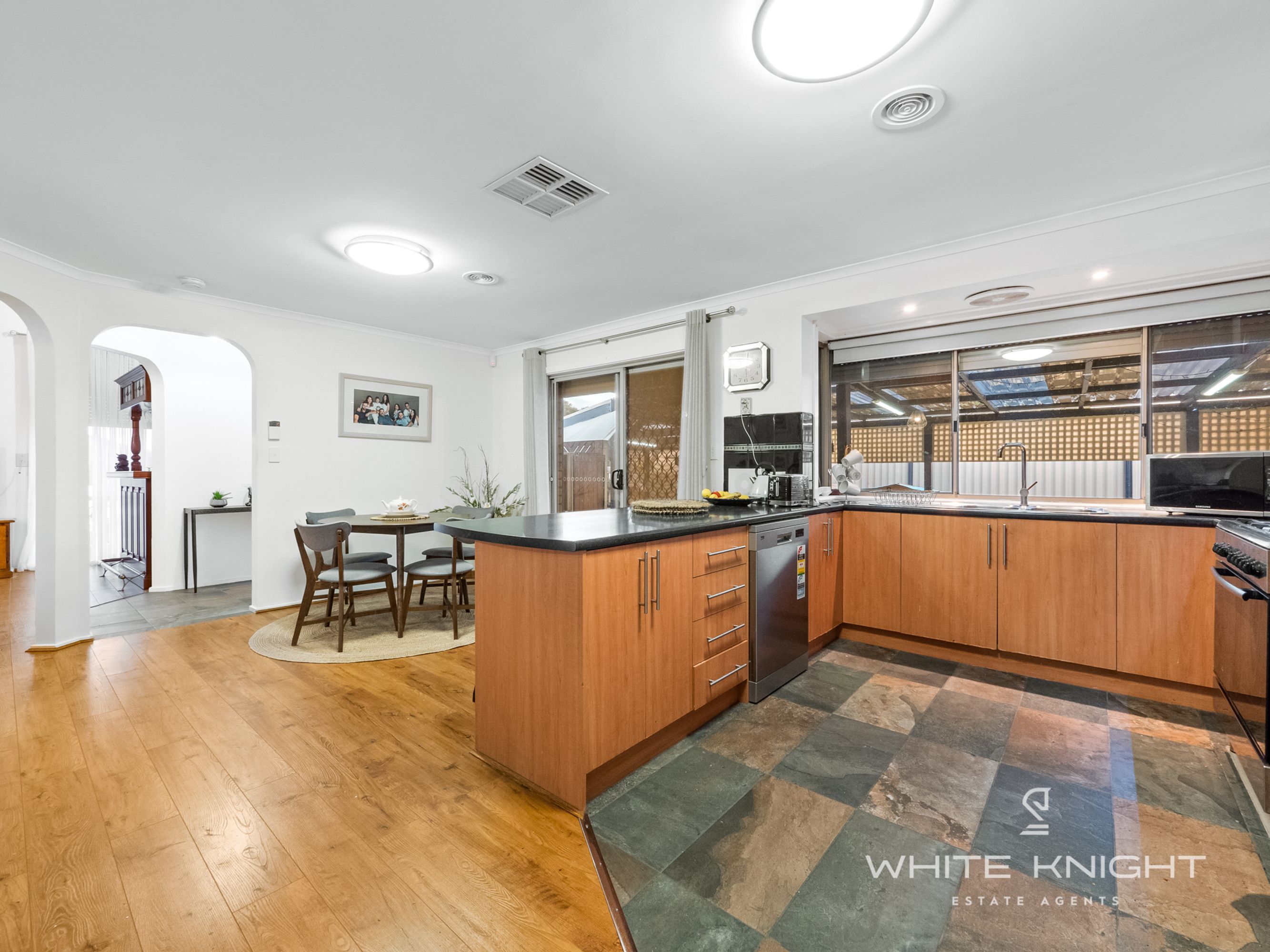 28 Unicorn Way, Kings Park VIC 3021, Kings Park - Thumbnail 5