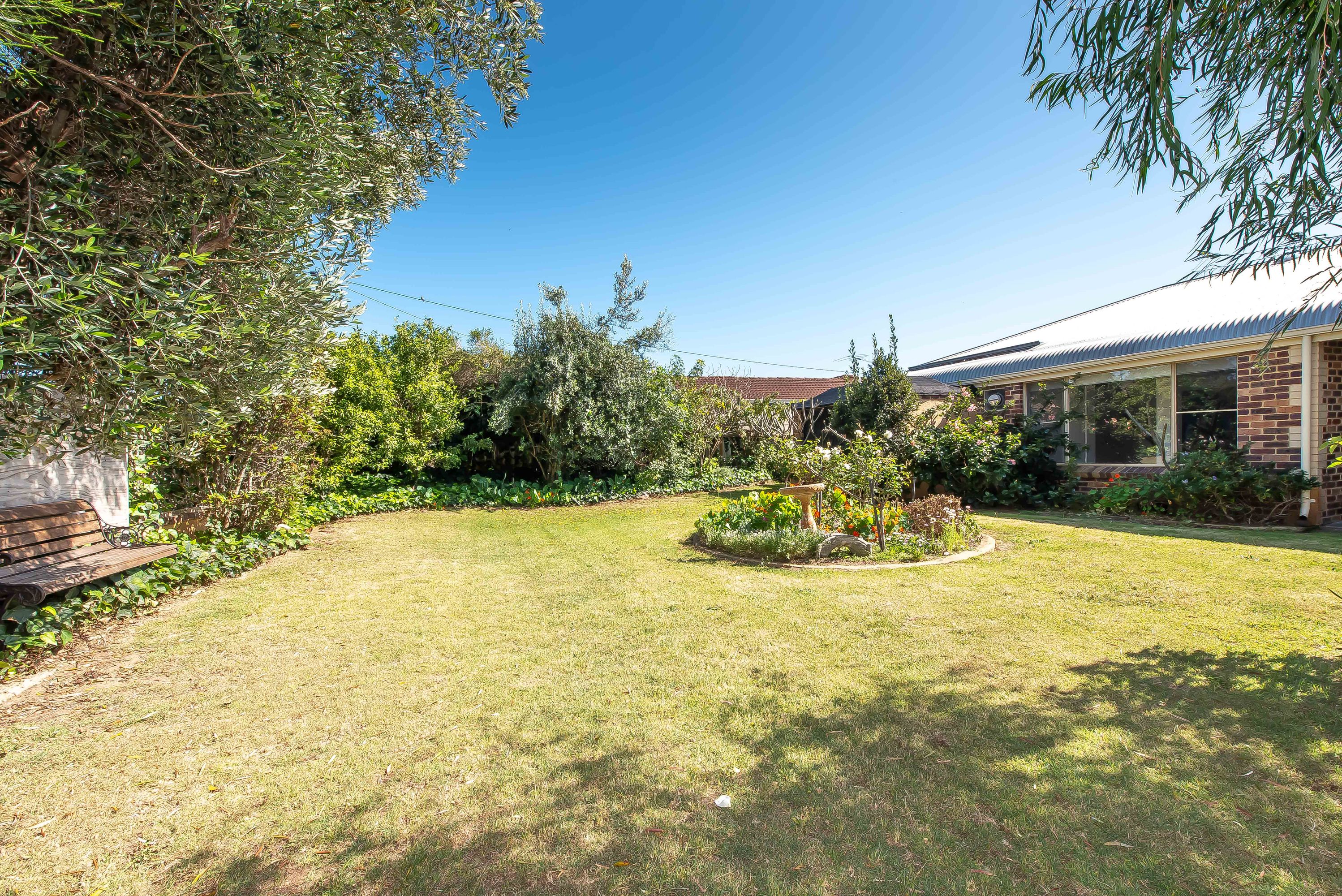 42 Sandalford Drive, Beldon - Thumbnail 8