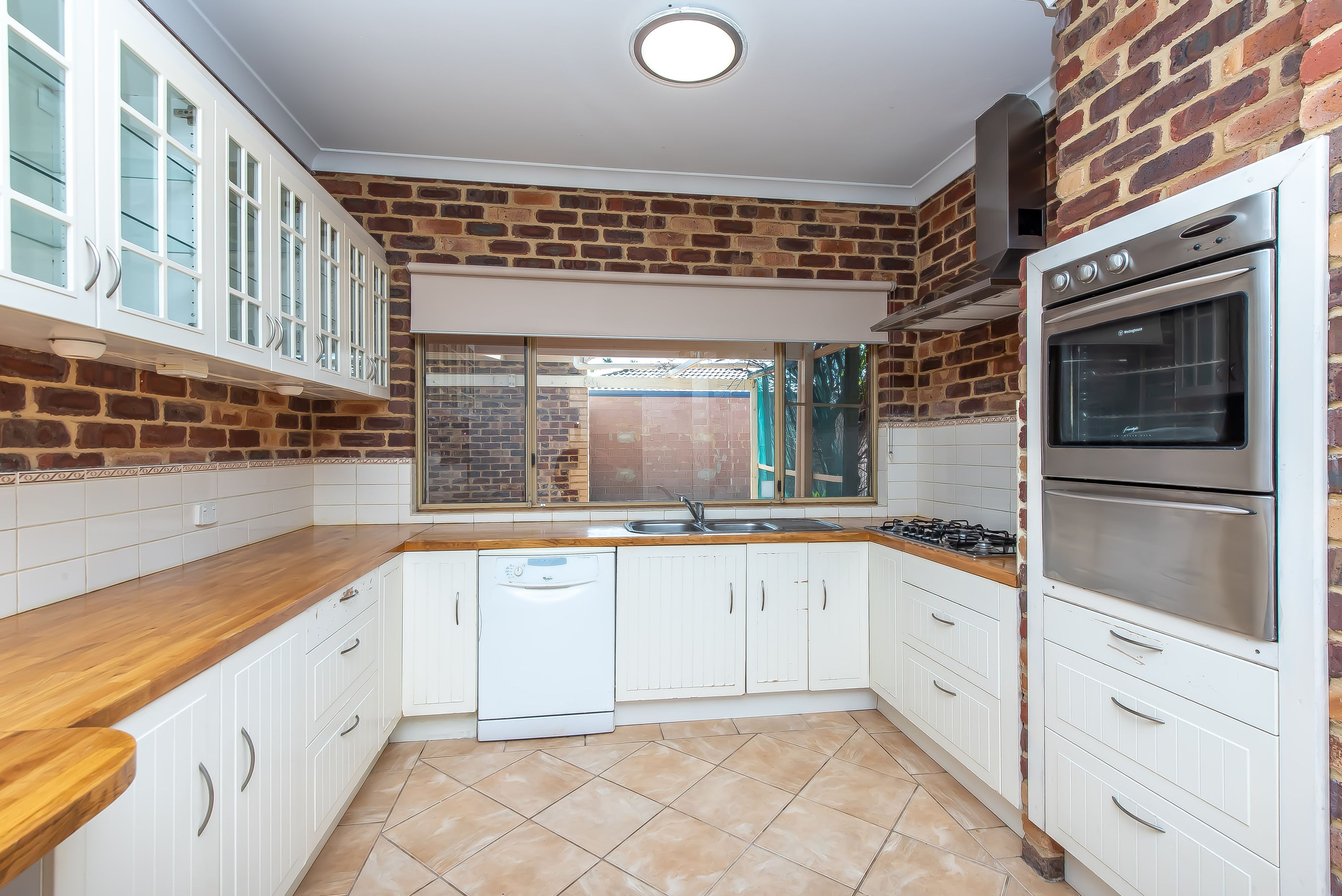 42 Sandalford Drive, Beldon - Thumbnail 2