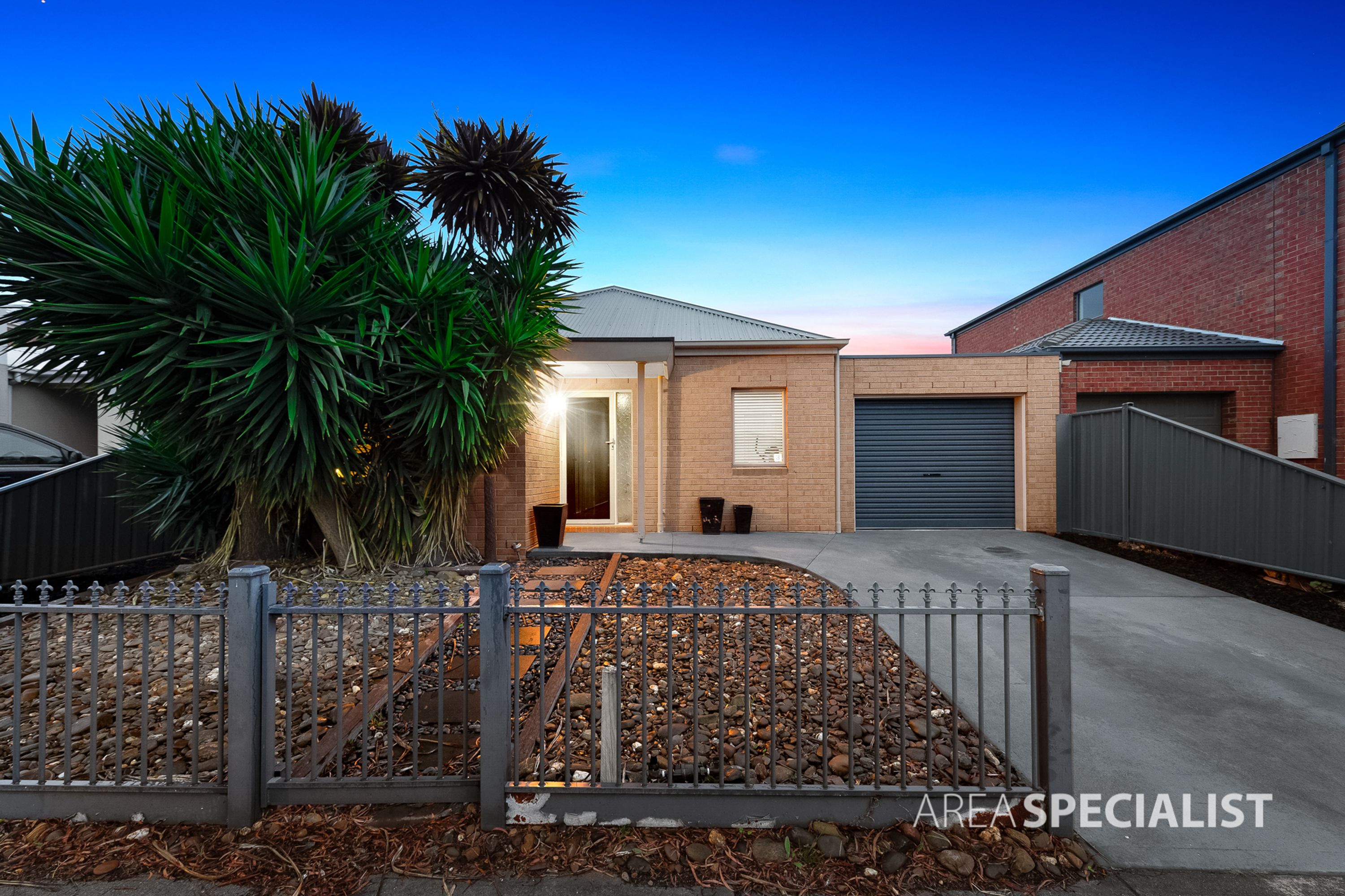 38 Lyons Avenue, Burnside Heights VIC 3023, Burnside Heights - Thumbnail 2