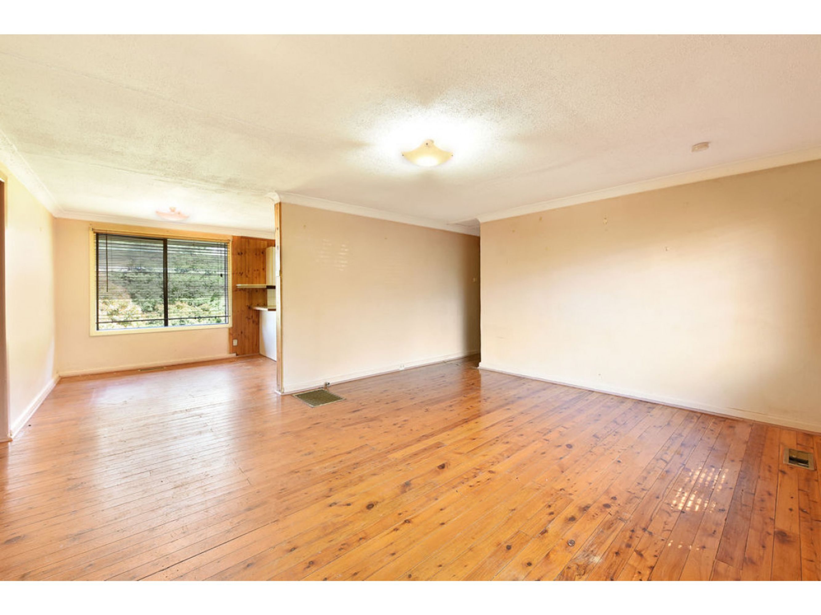 2 Barton Street, Katoomba - Thumbnail 3