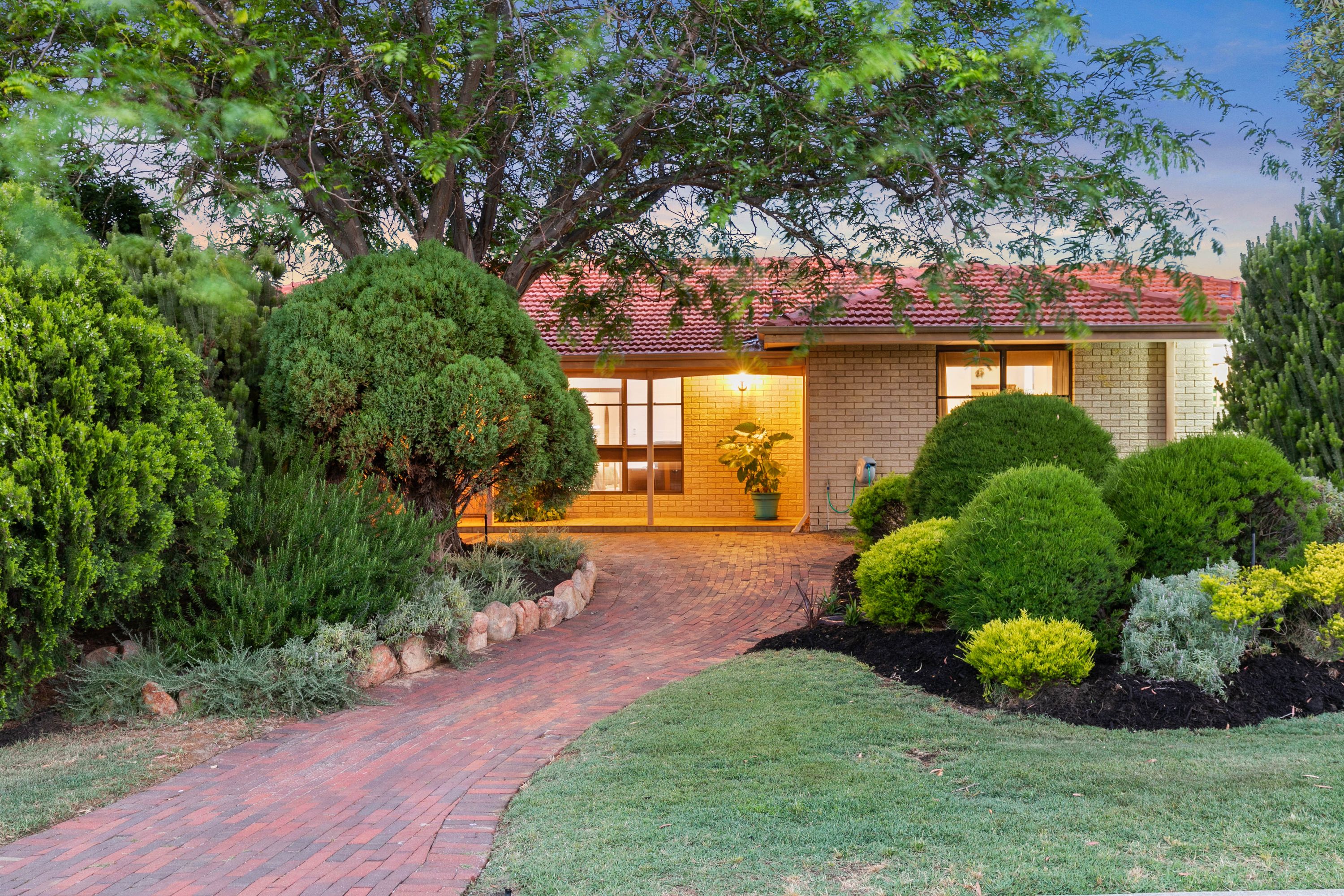 2 Maynard Way, Karrinyup - Thumbnail 3