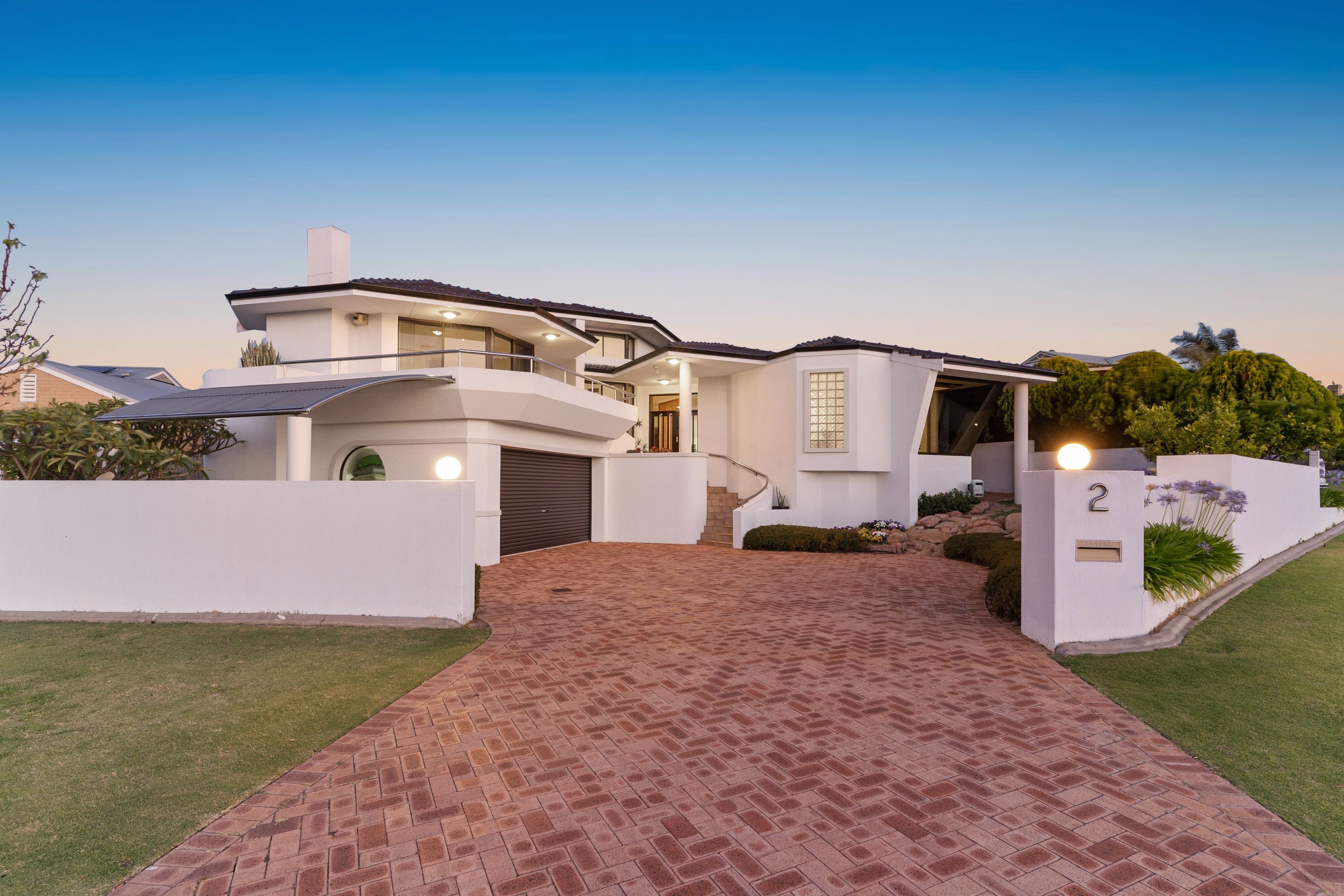 2 Holbrook Gardens, Carine - Thumbnail 2