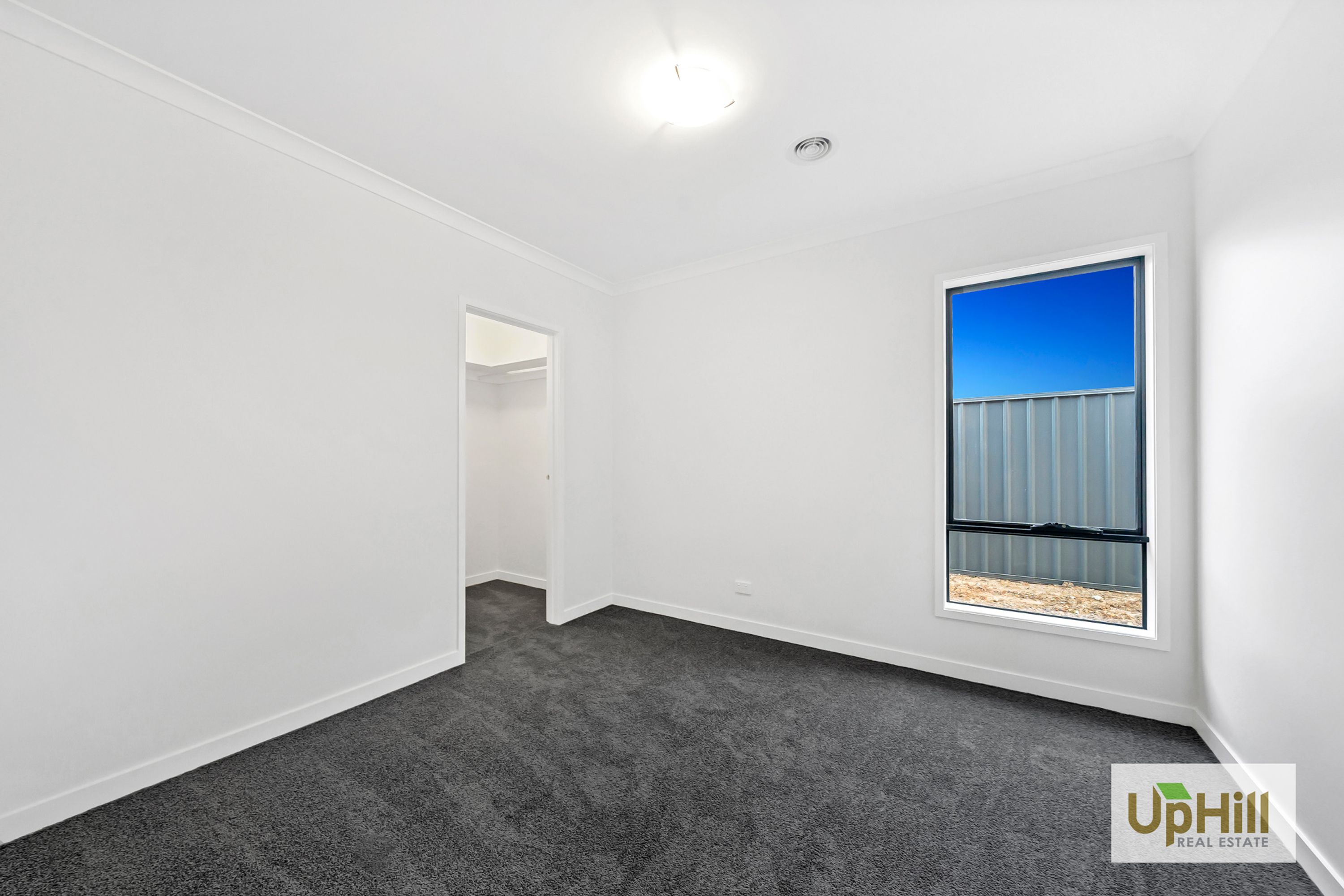 43 APPLEJACK BLVD, Clyde - Thumbnail 2