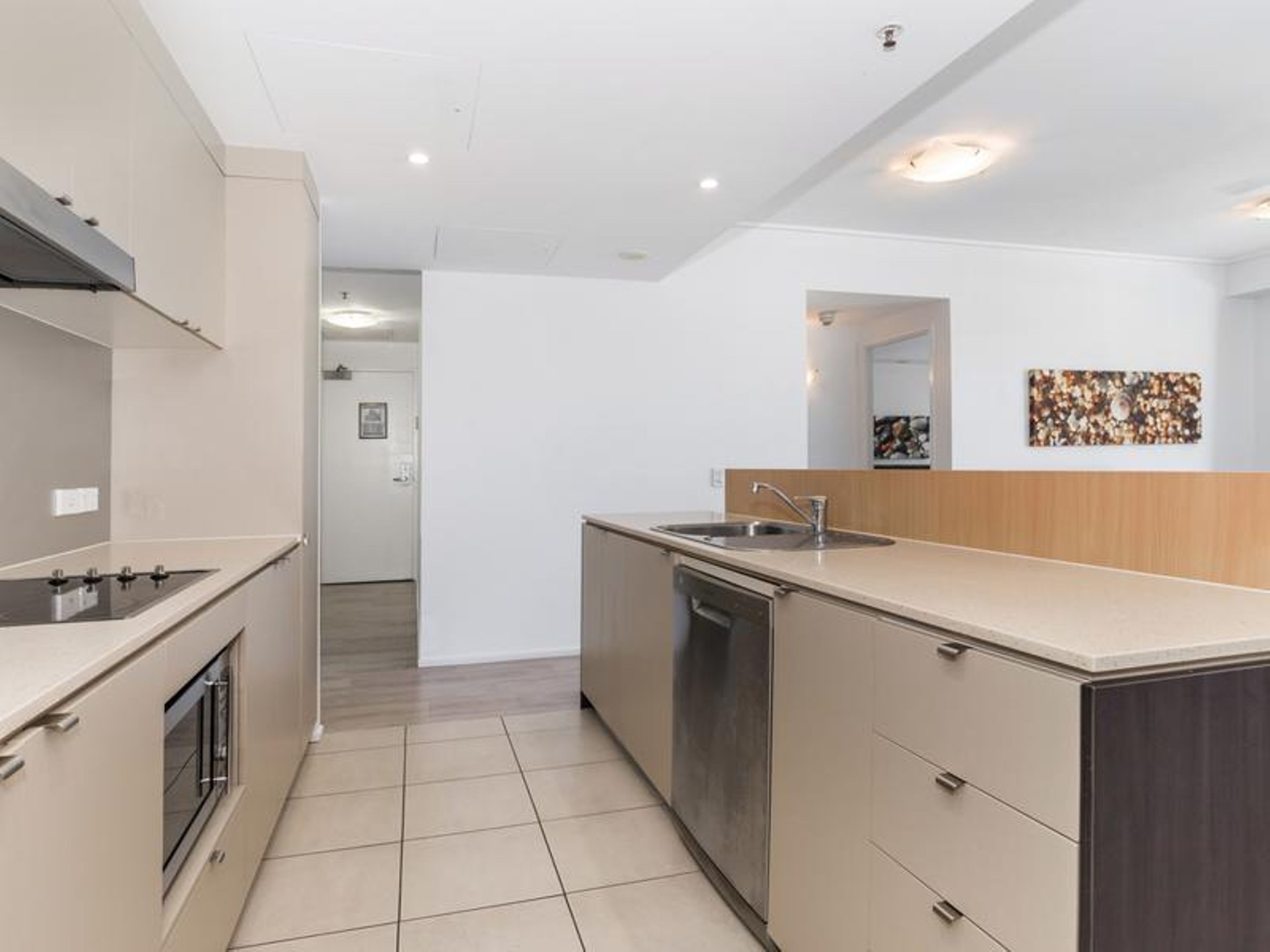2 Aplin Street, Cairns City - Thumbnail 3