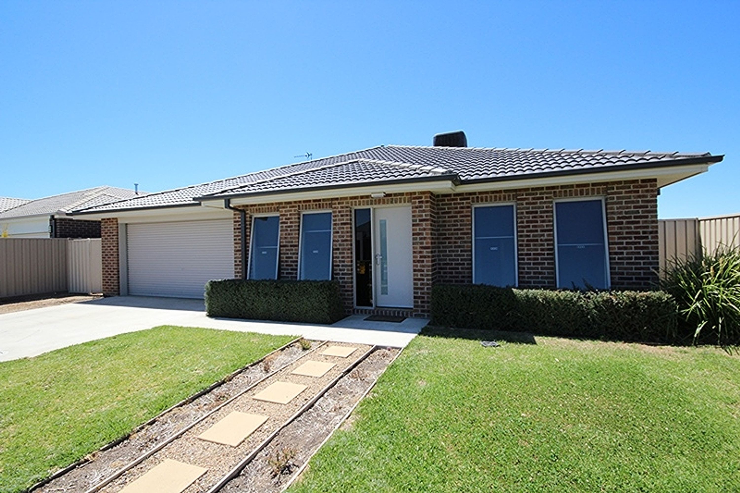 16 Hickson Street, Horsham VIC 3400