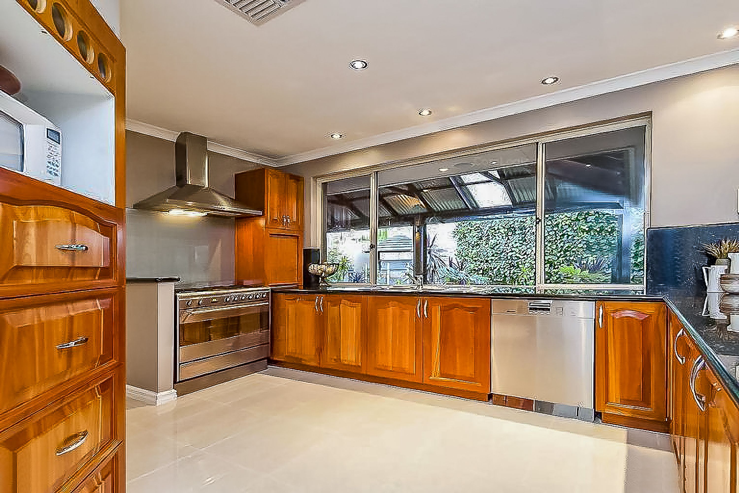 4 Latifa Close, Ocean Reef - Thumbnail 2