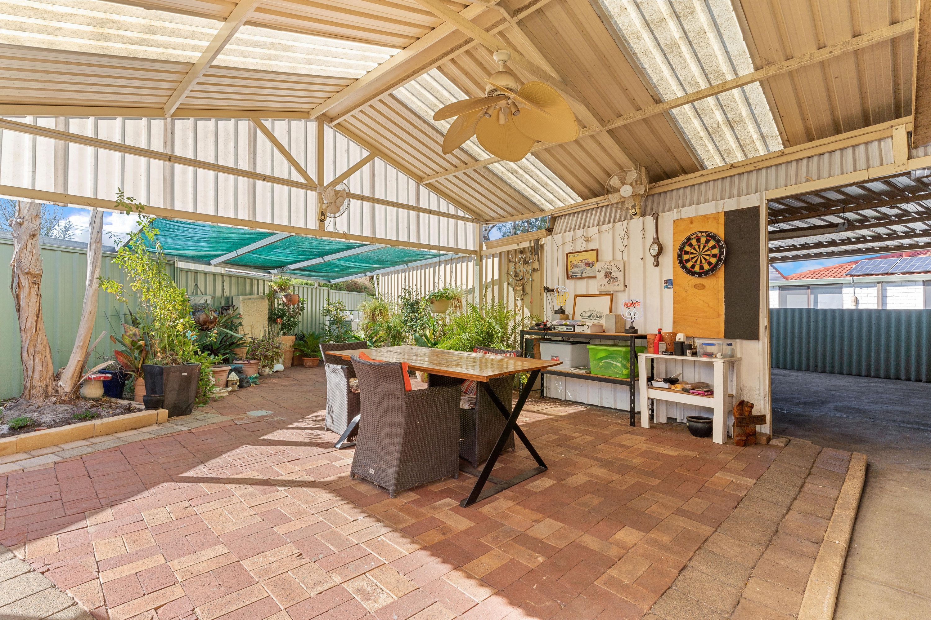 15 Roderick Close