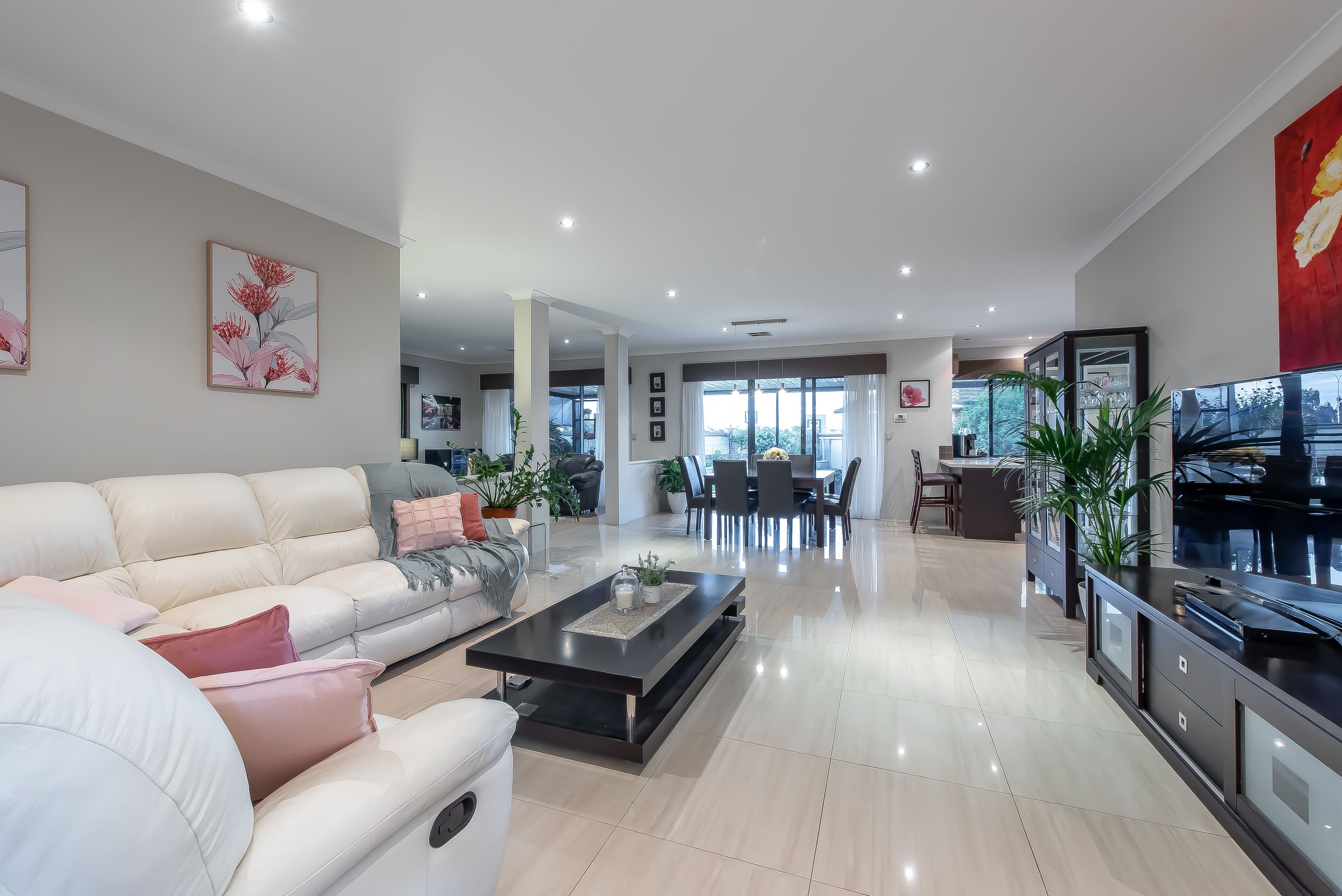 14 Graymont Close, Darch - Thumbnail 3