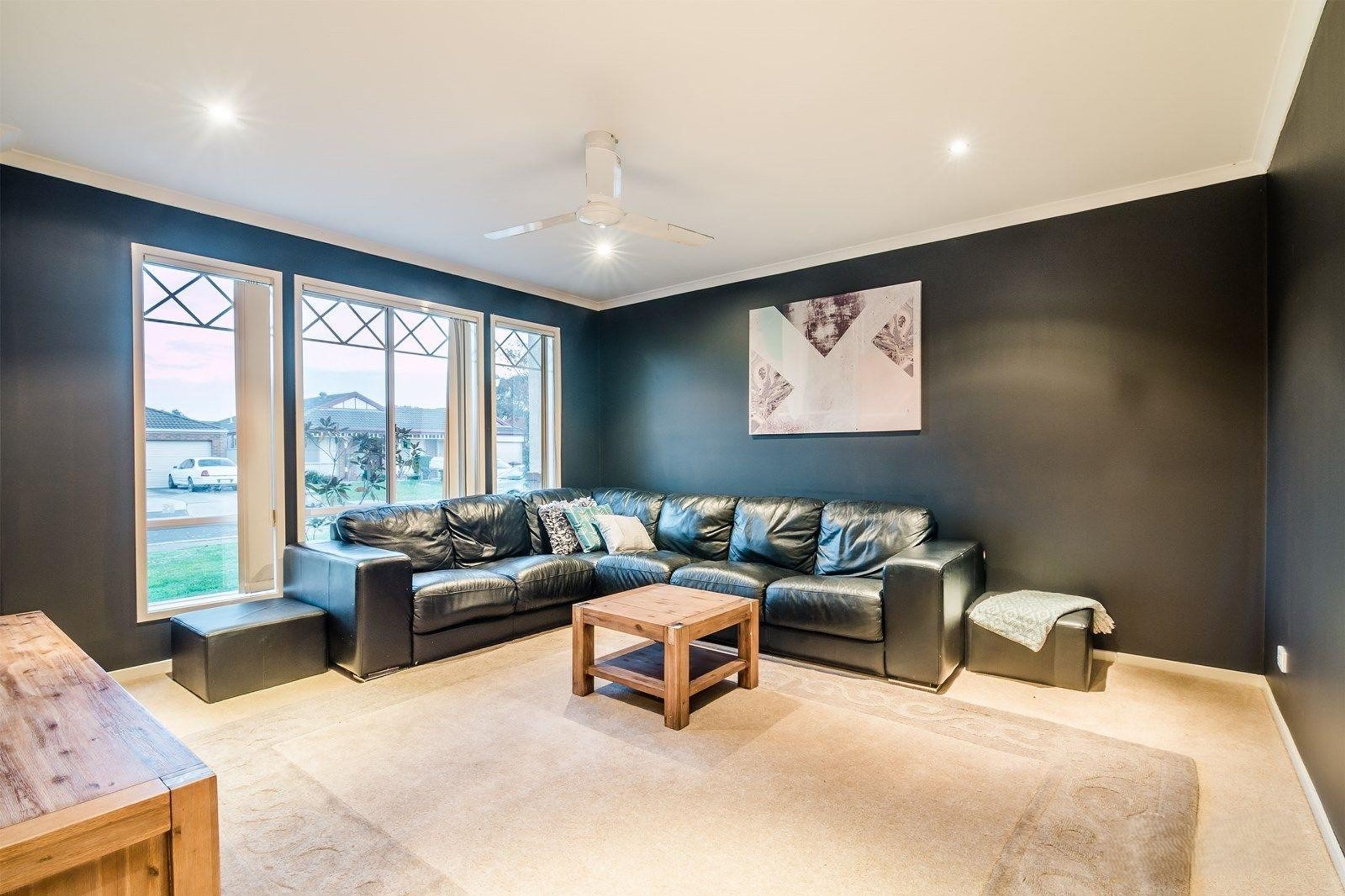 43 Masterton Place, Cranbourne East - Thumbnail 2