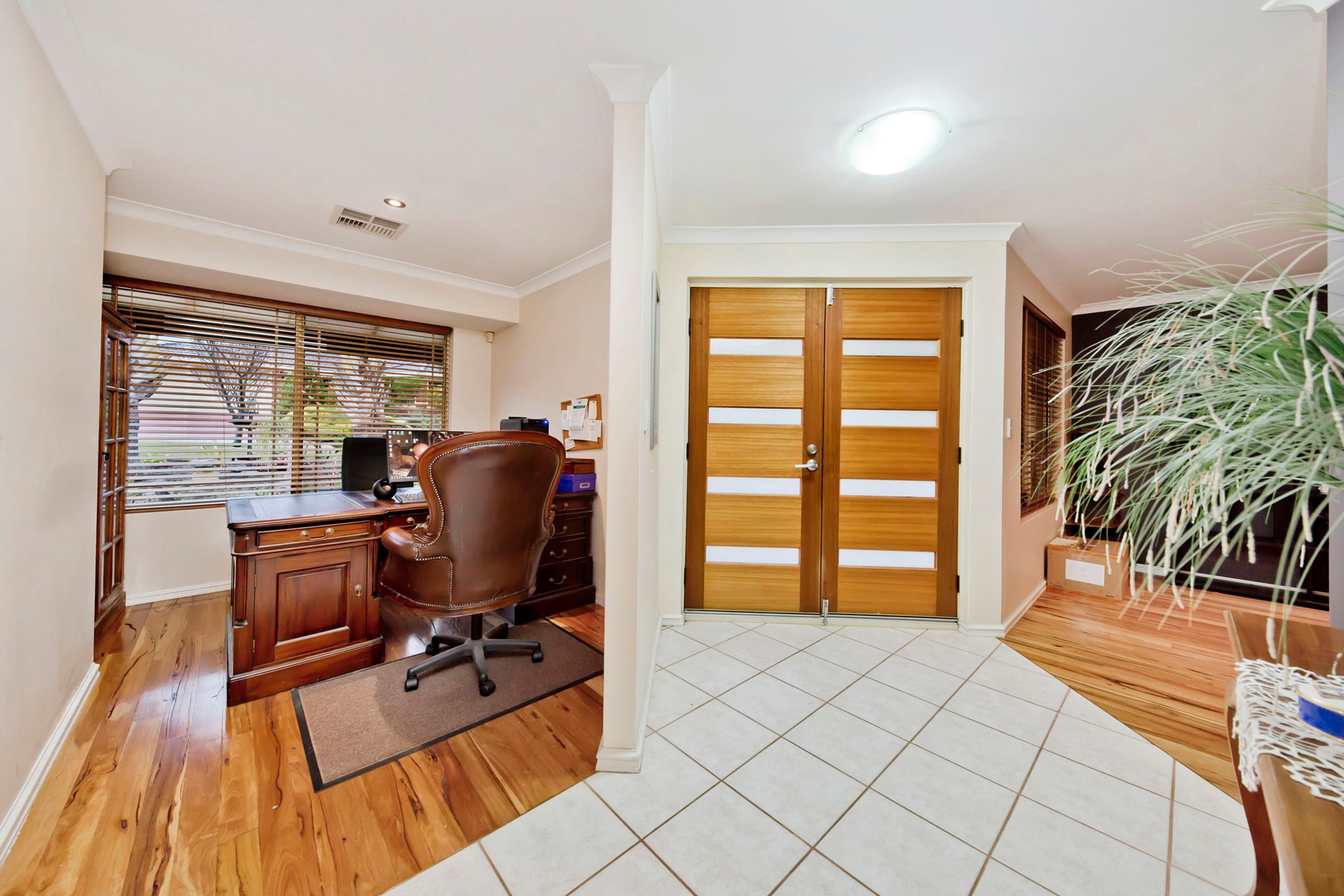 76 Manchester Drive, Hocking - Thumbnail 5