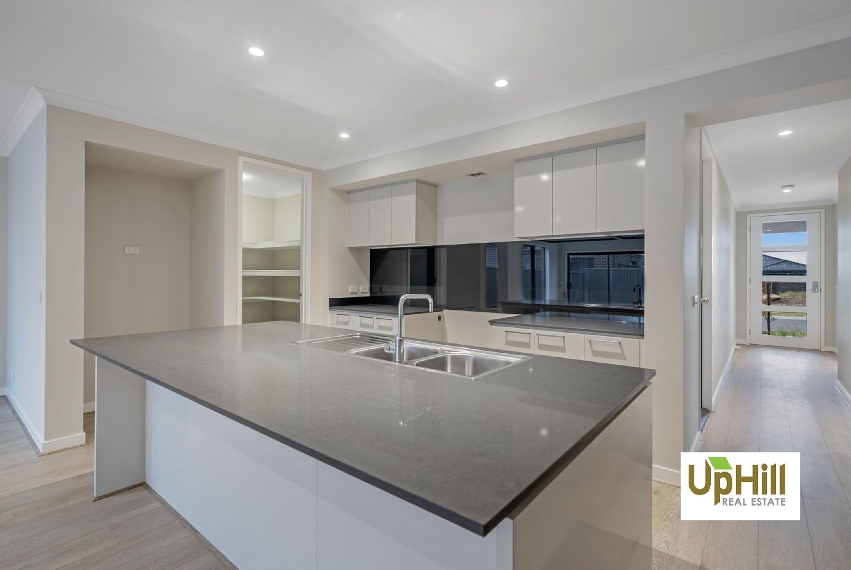 10 Savage Way, Clyde North - Thumbnail 3