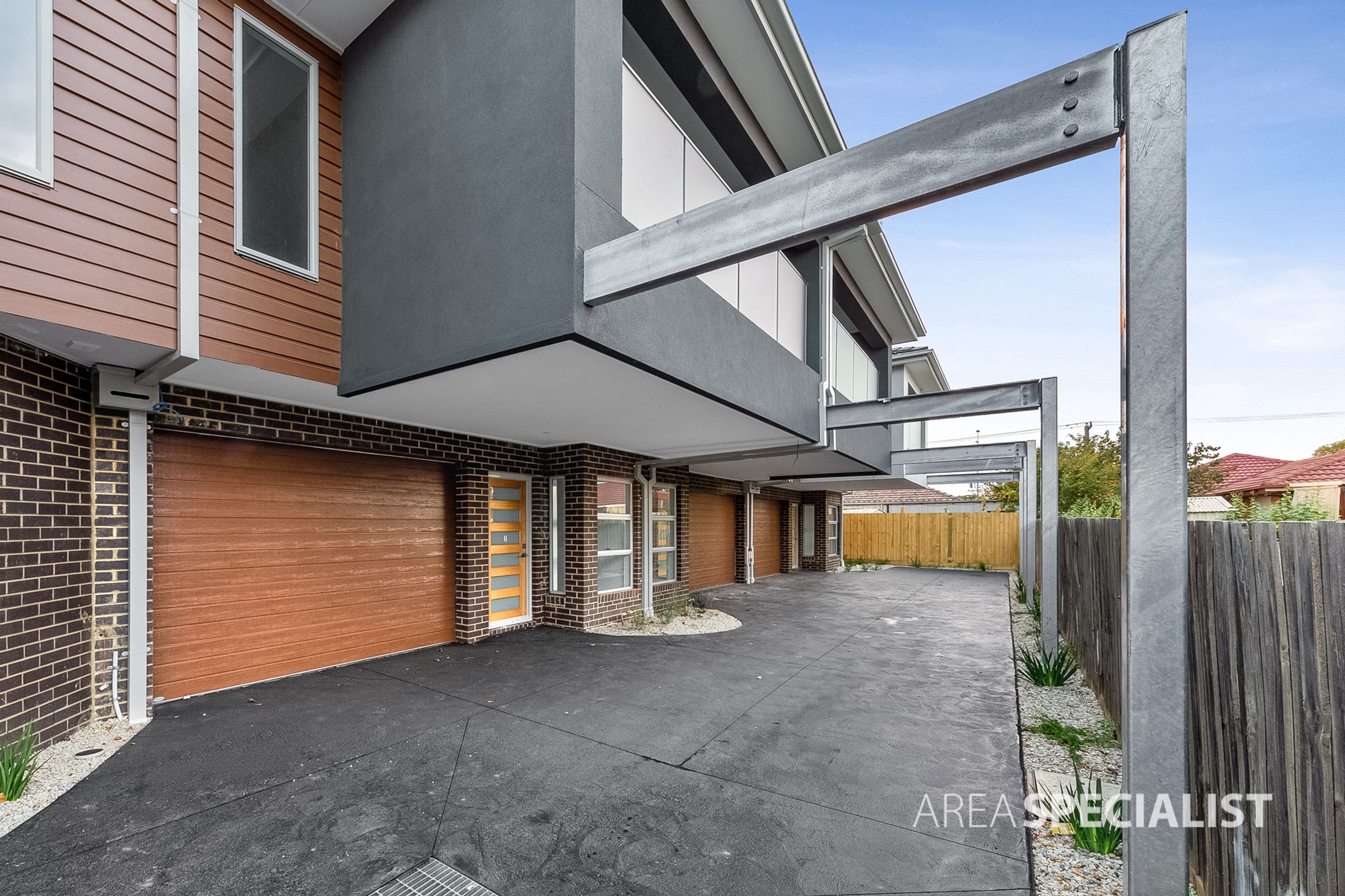 3/4 Graceburn Grove, St Albans VIC 3021, St Albans - Thumbnail 2