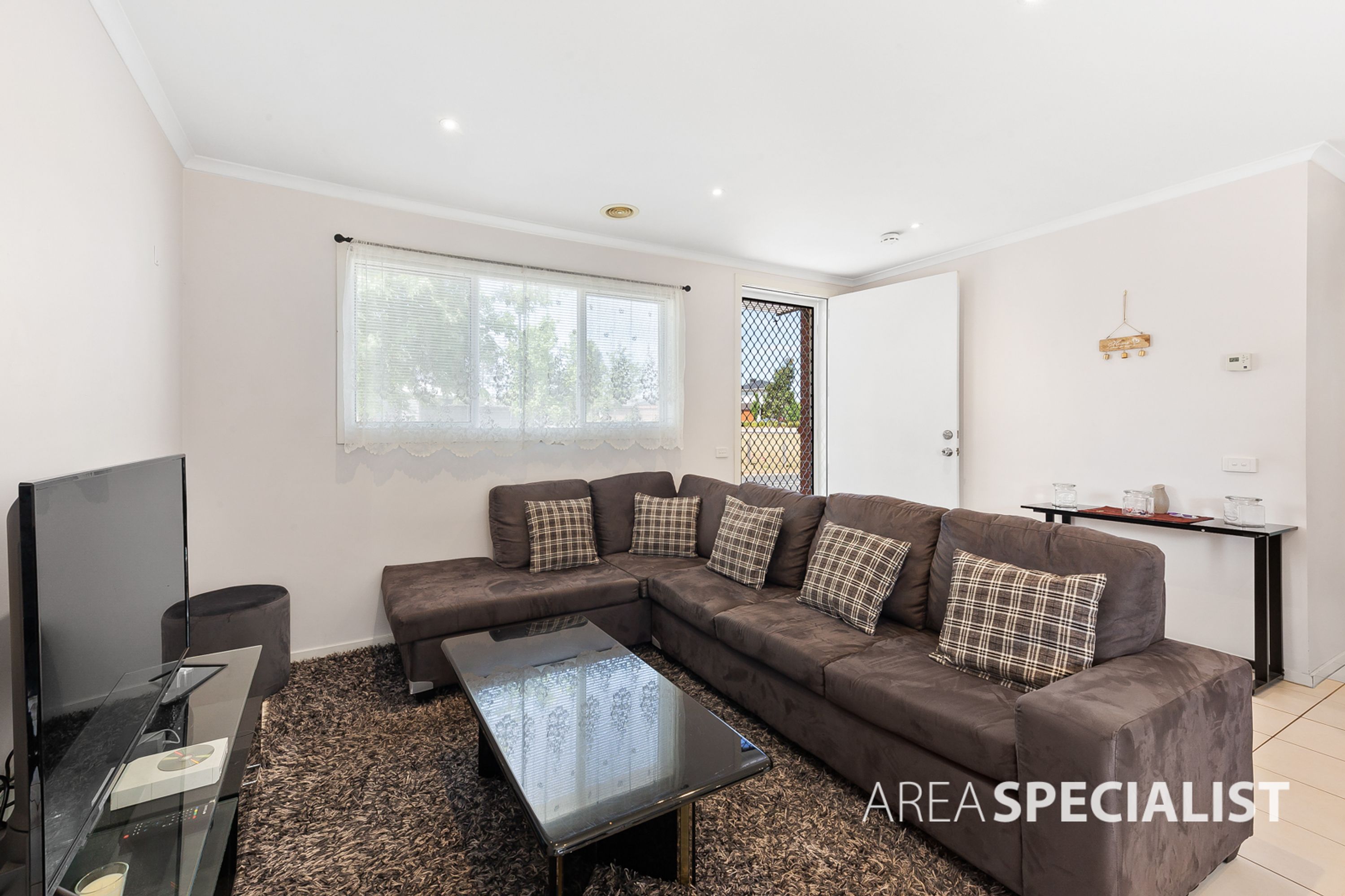 6 Strathvea Lane, Caroline Springs VIC 3023, Caroline Springs - Thumbnail 3