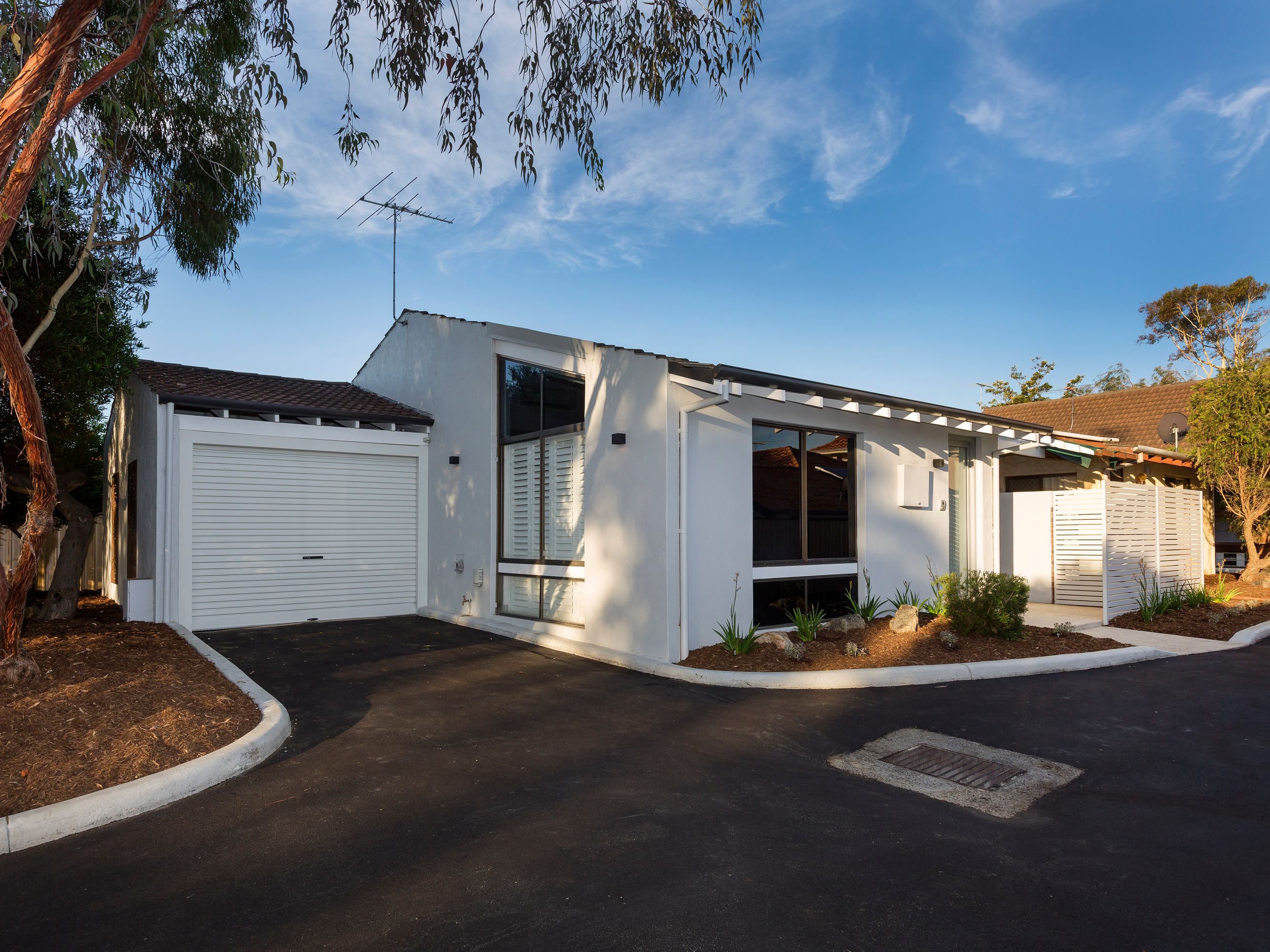 1/1/64 Robert Street