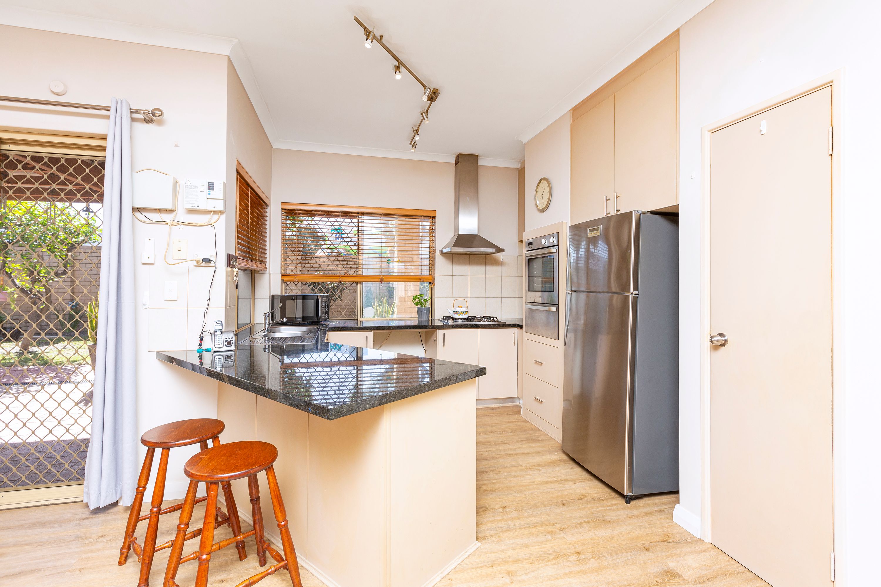 17 Henley Street, Como - Thumbnail 6