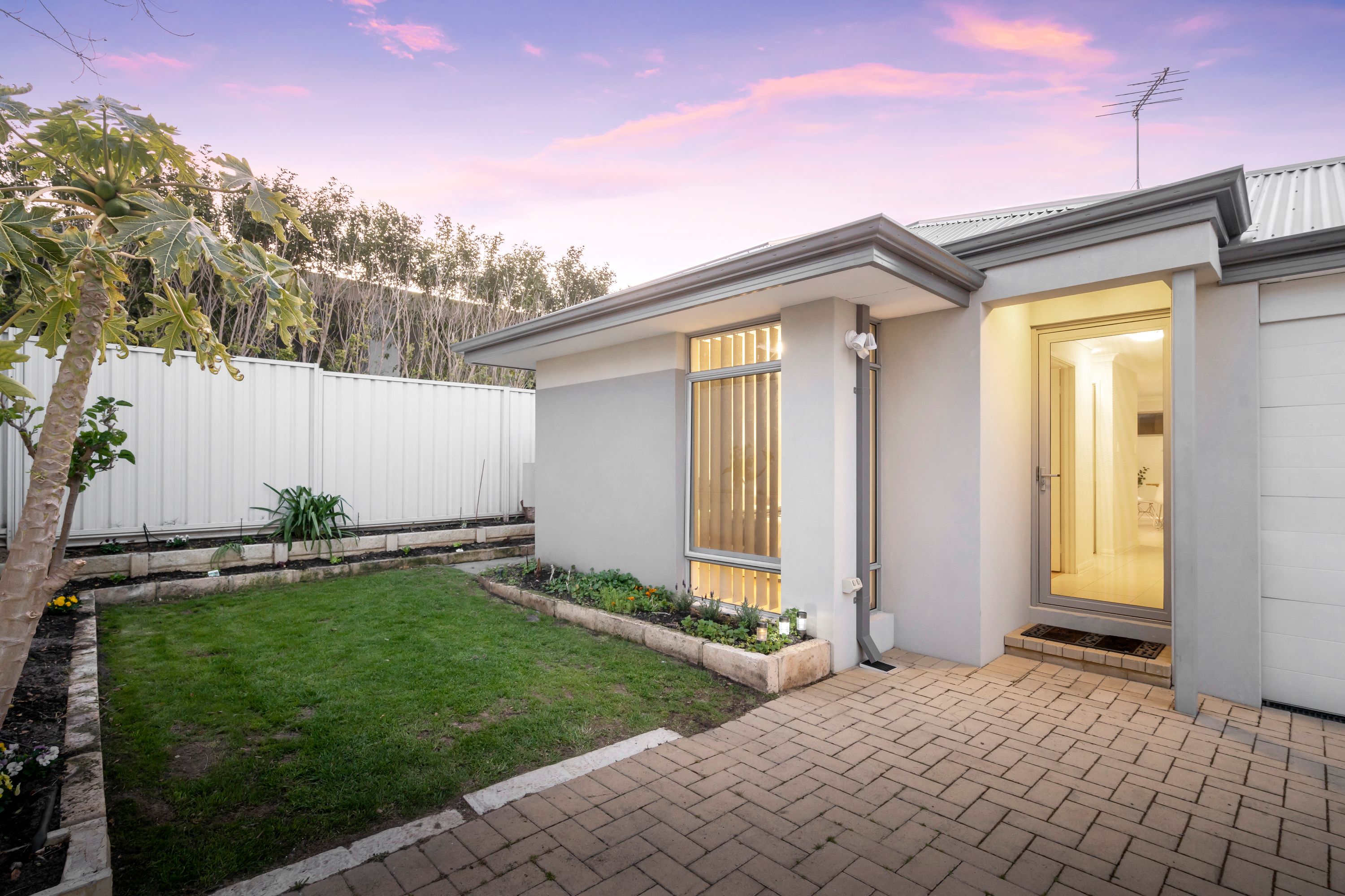 3/3/46 Bridgewater Crescent, Karrinyup - Thumbnail 2