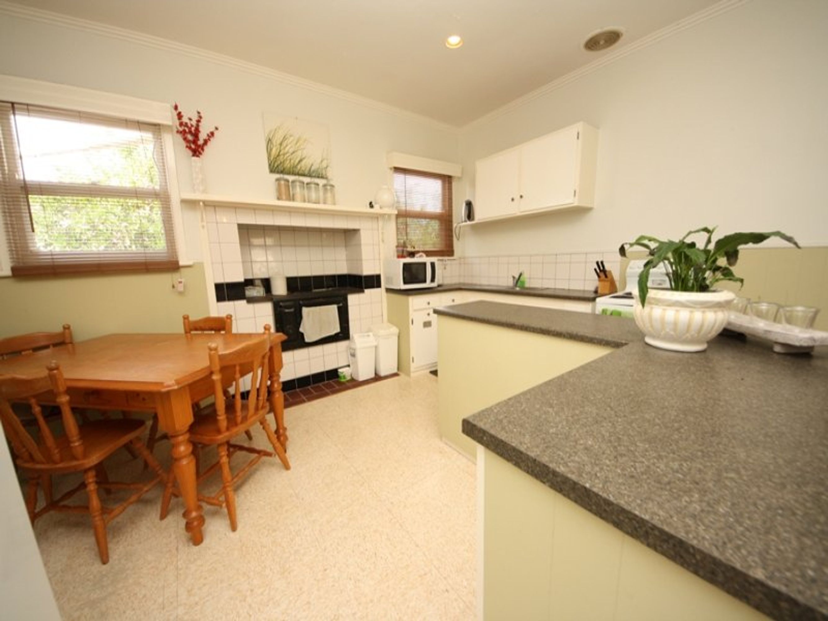 19 Woodward Street, Nhill VIC 3418, Nhill - Thumbnail 2
