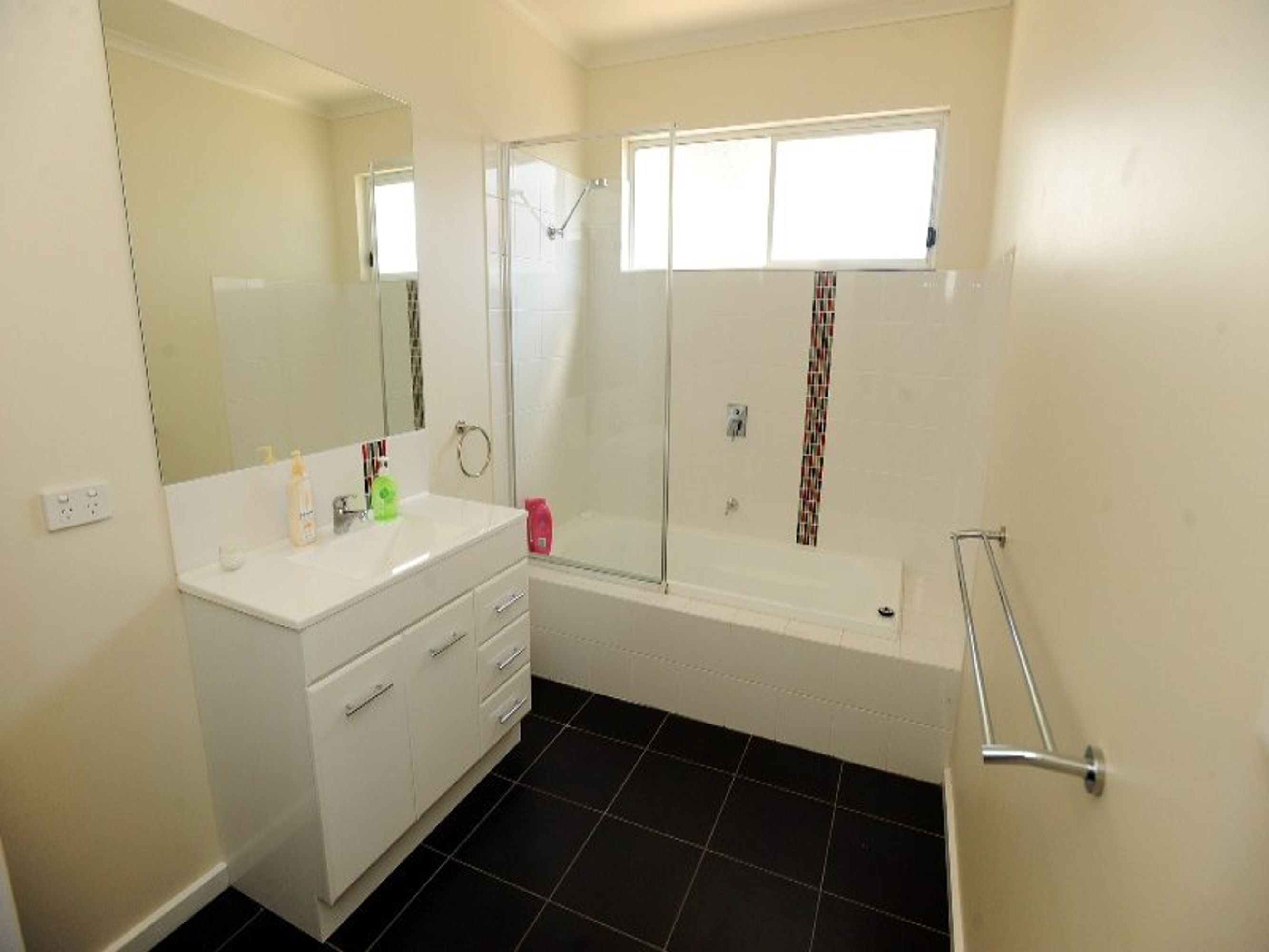23 Errett Street, Horsham VIC 3400, Horsham - Thumbnail 2